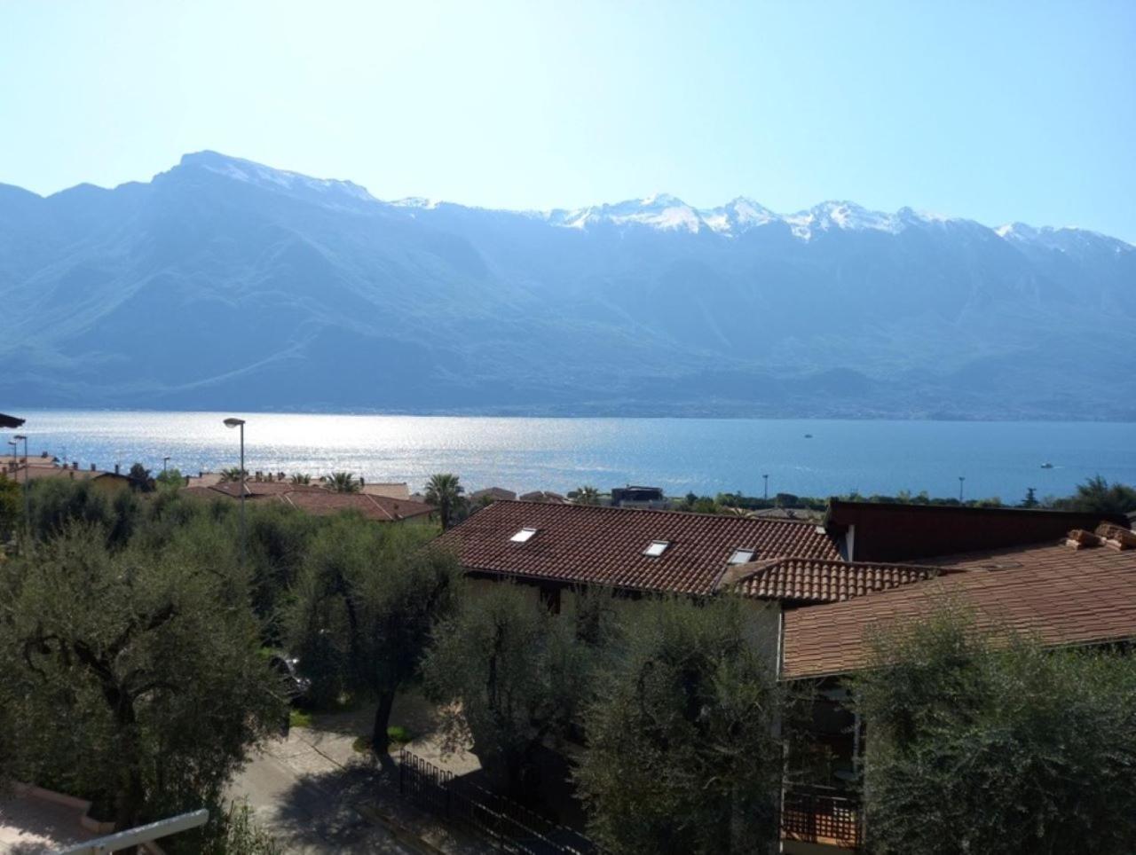 Twin Room with Lake View - Photo 2