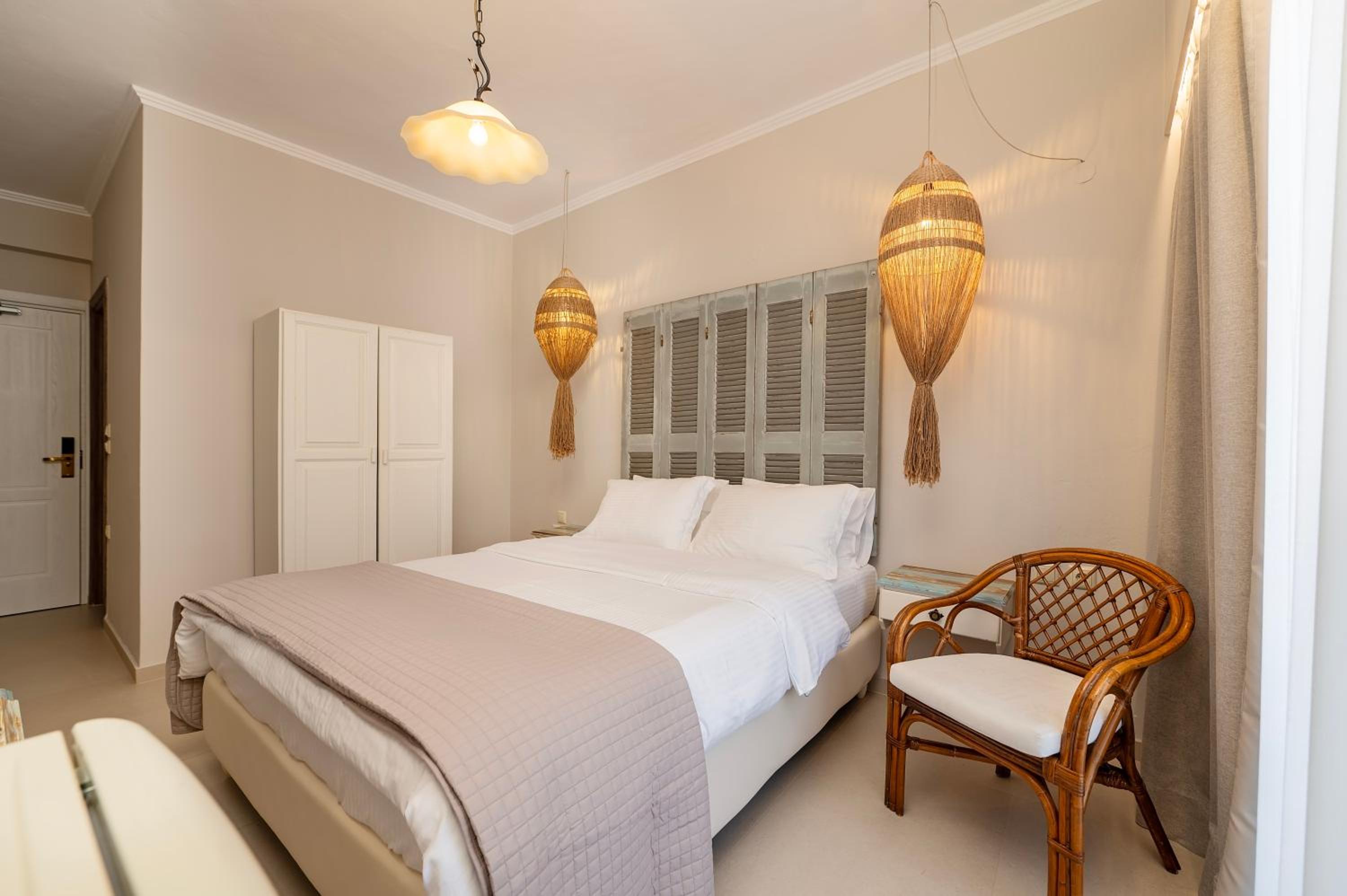 Chambre Double Deluxe - Vue Latérale sur Mer