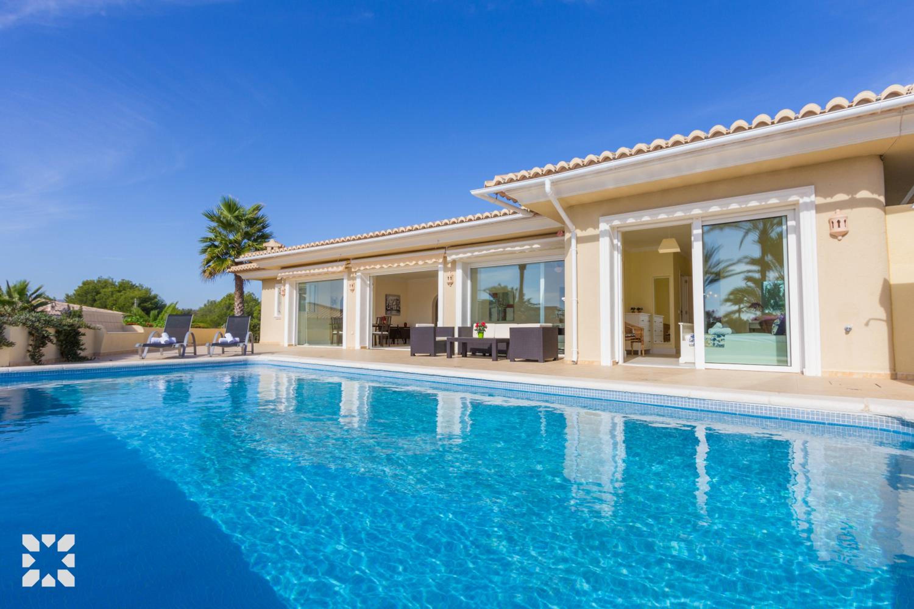 Villa photo 3