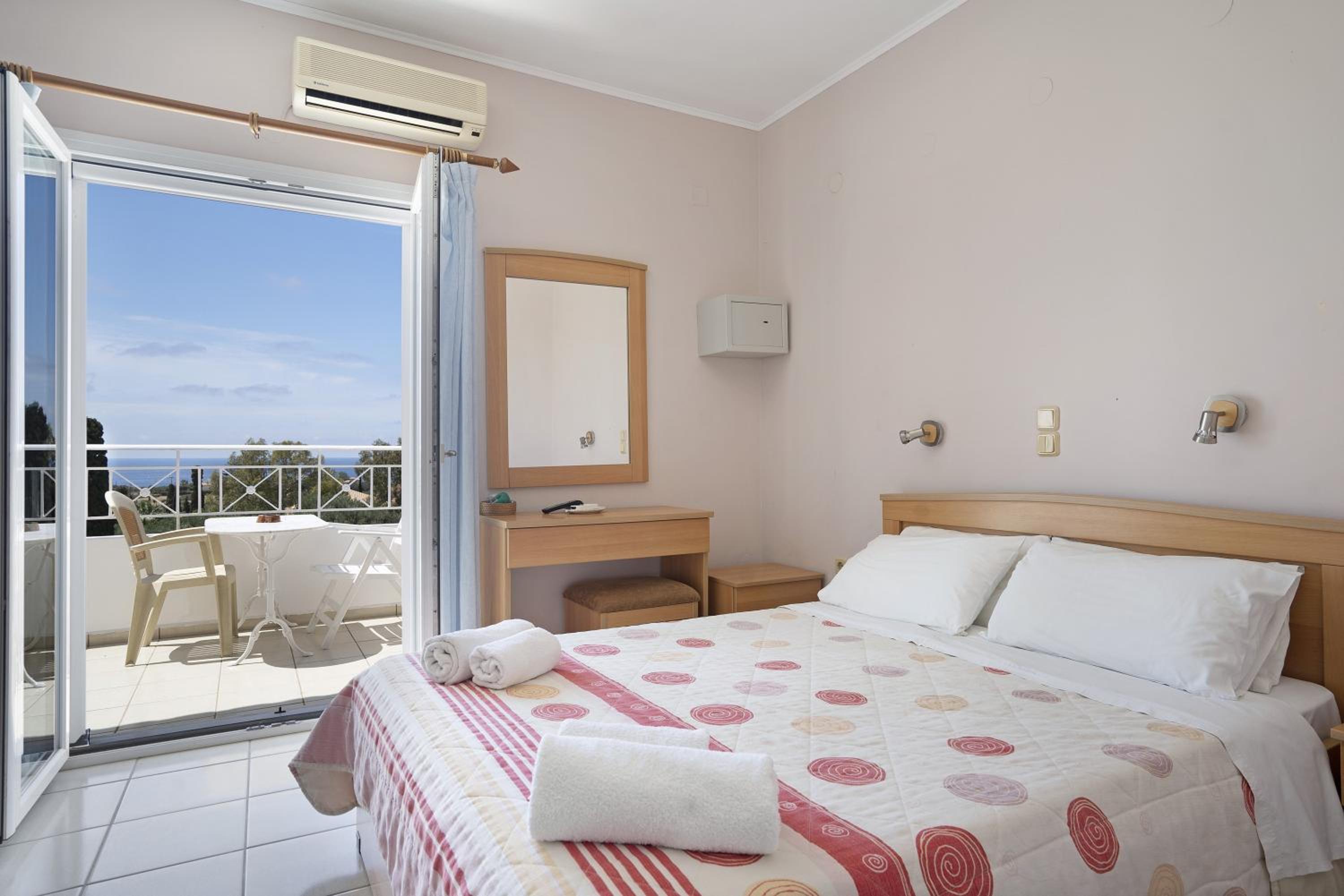 Superior One-Bedroom Apartment with Balcony photo 1