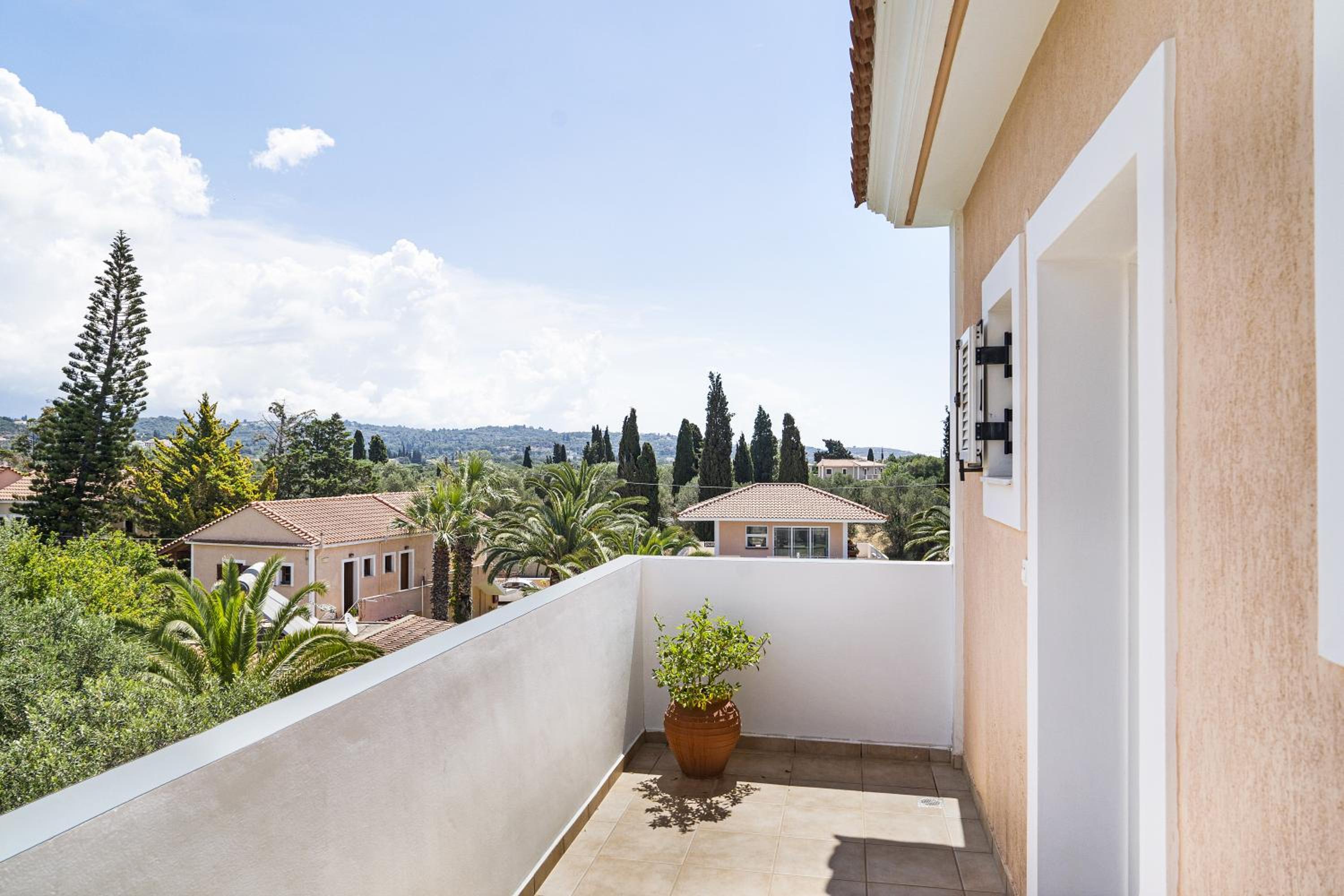 Superior One-Bedroom Apartment with Balcony photo 3