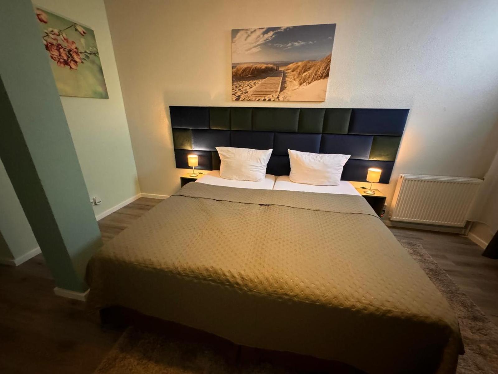 Double Room with Private Bathroom photo 2