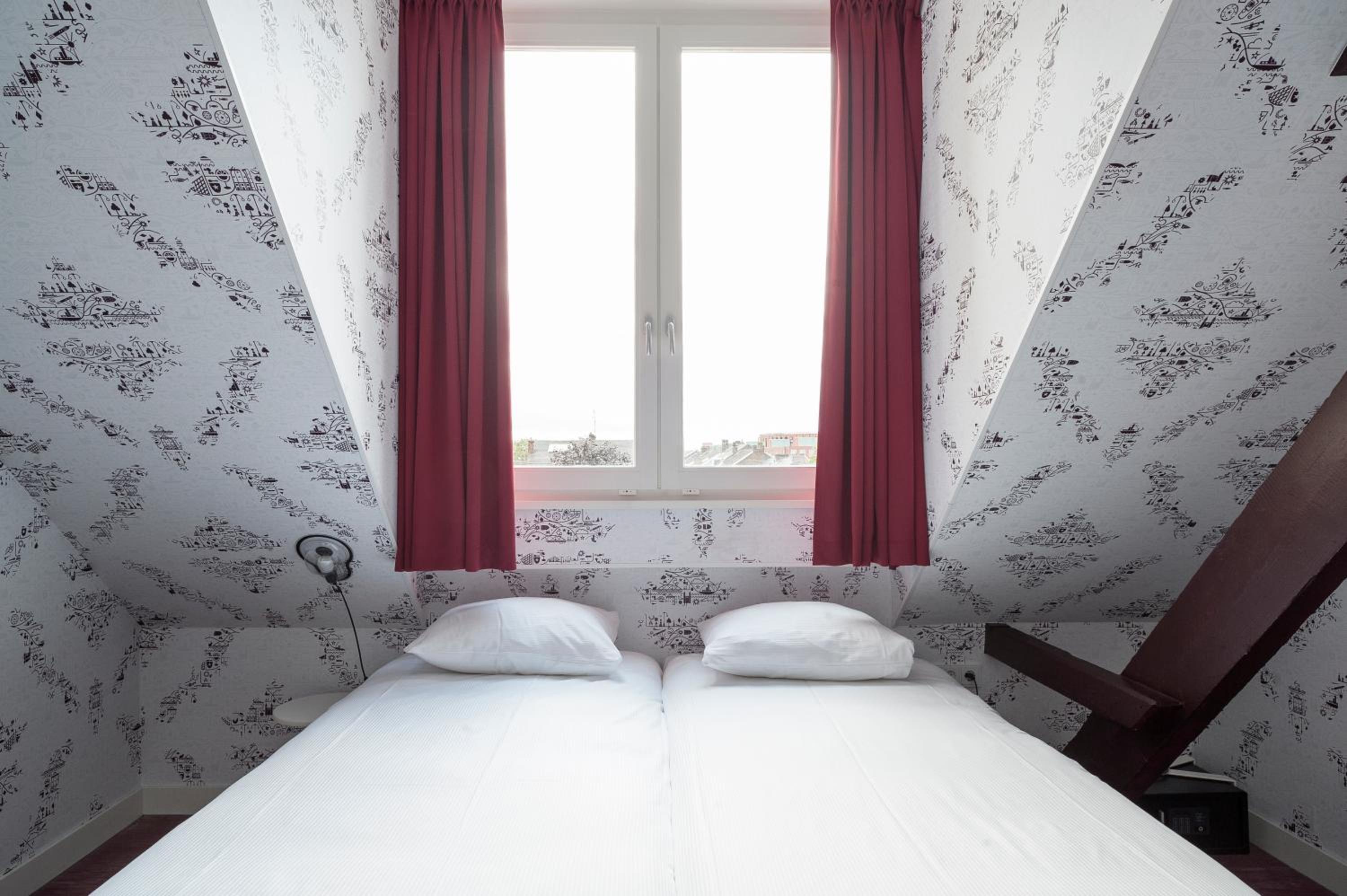 Basic Double Room with Street View photo 2