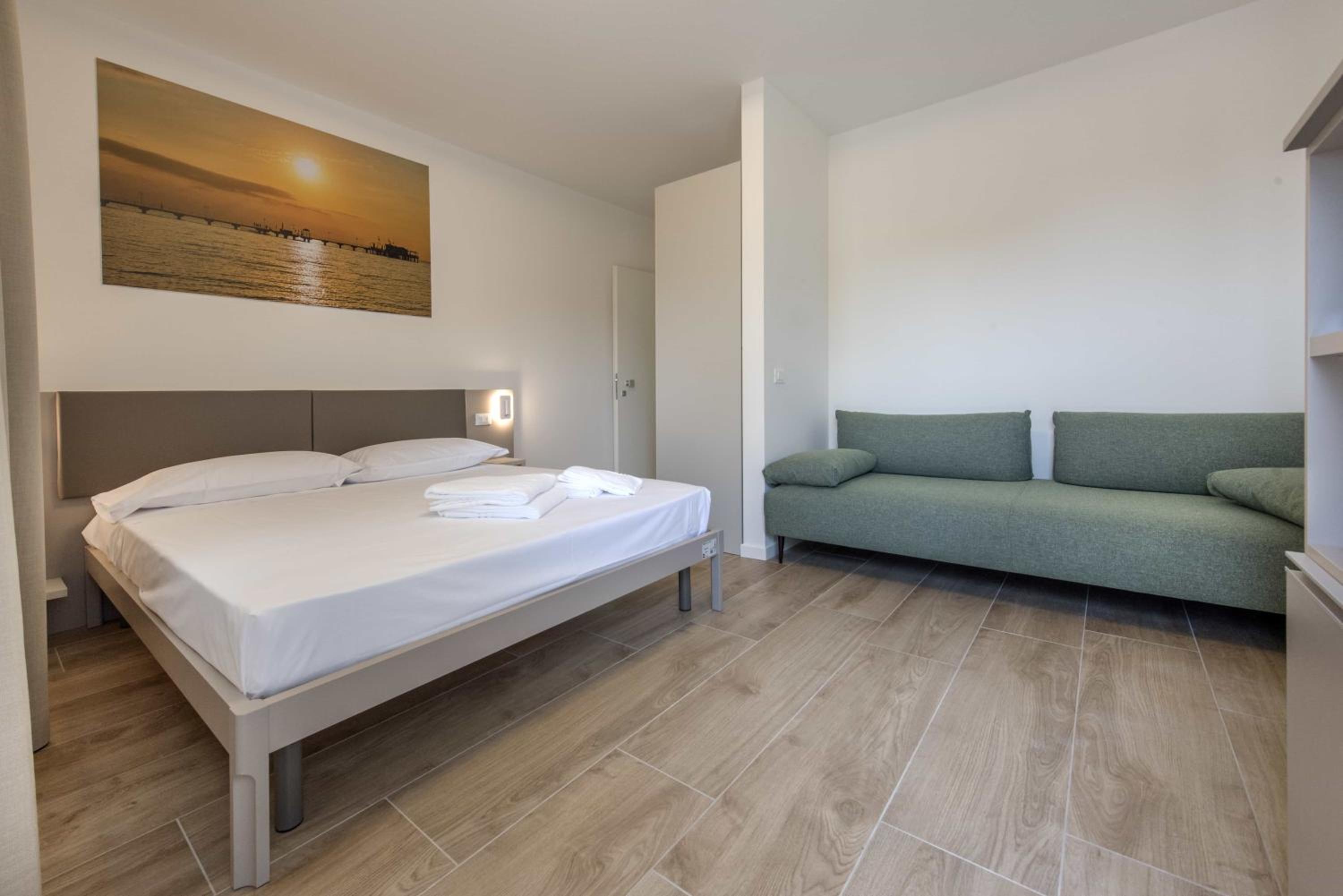 Deluxe Triple Room photo 3