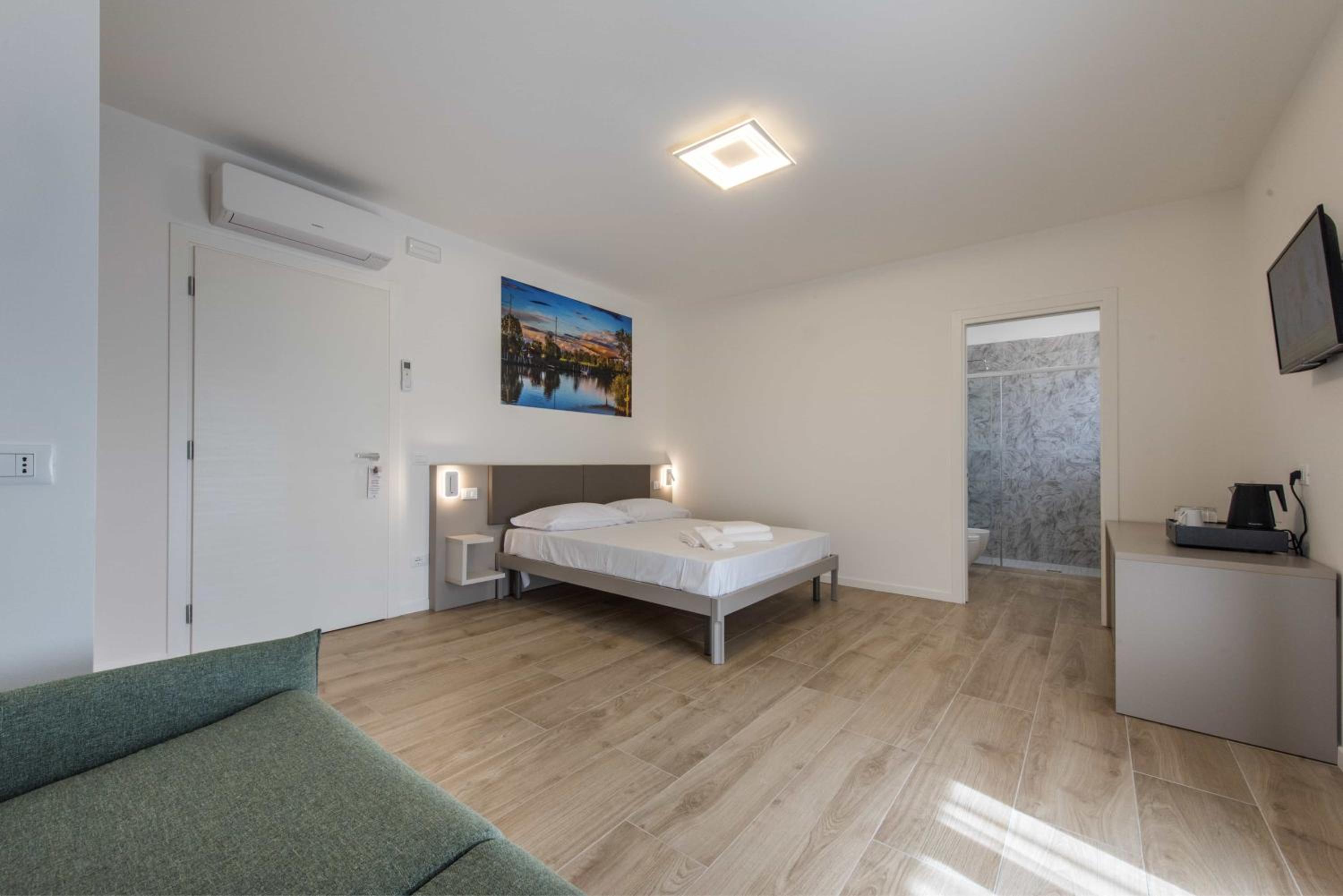 Deluxe Quadruple Room photo 2