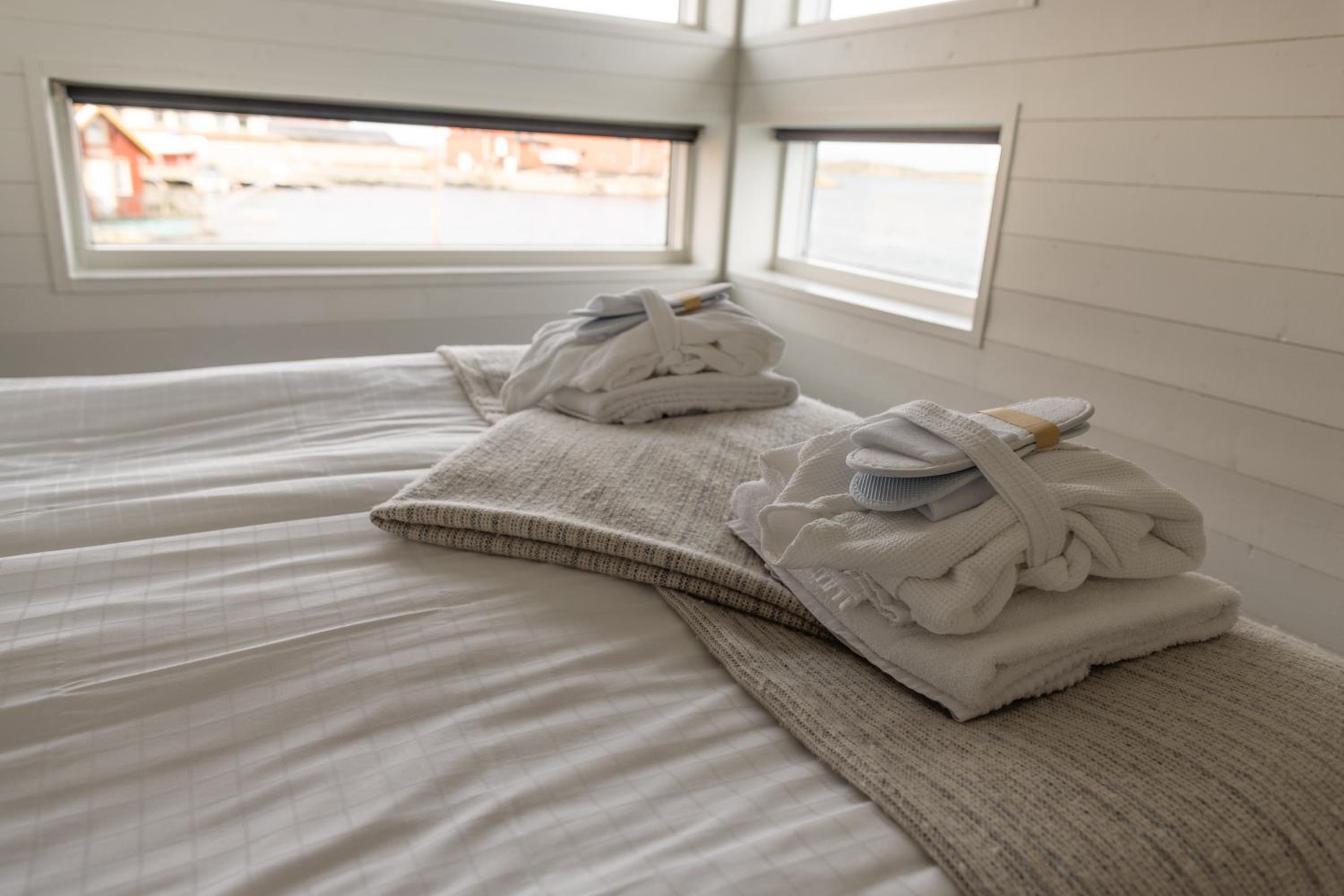 One-Bedroom Suite with Sea View  photo 1