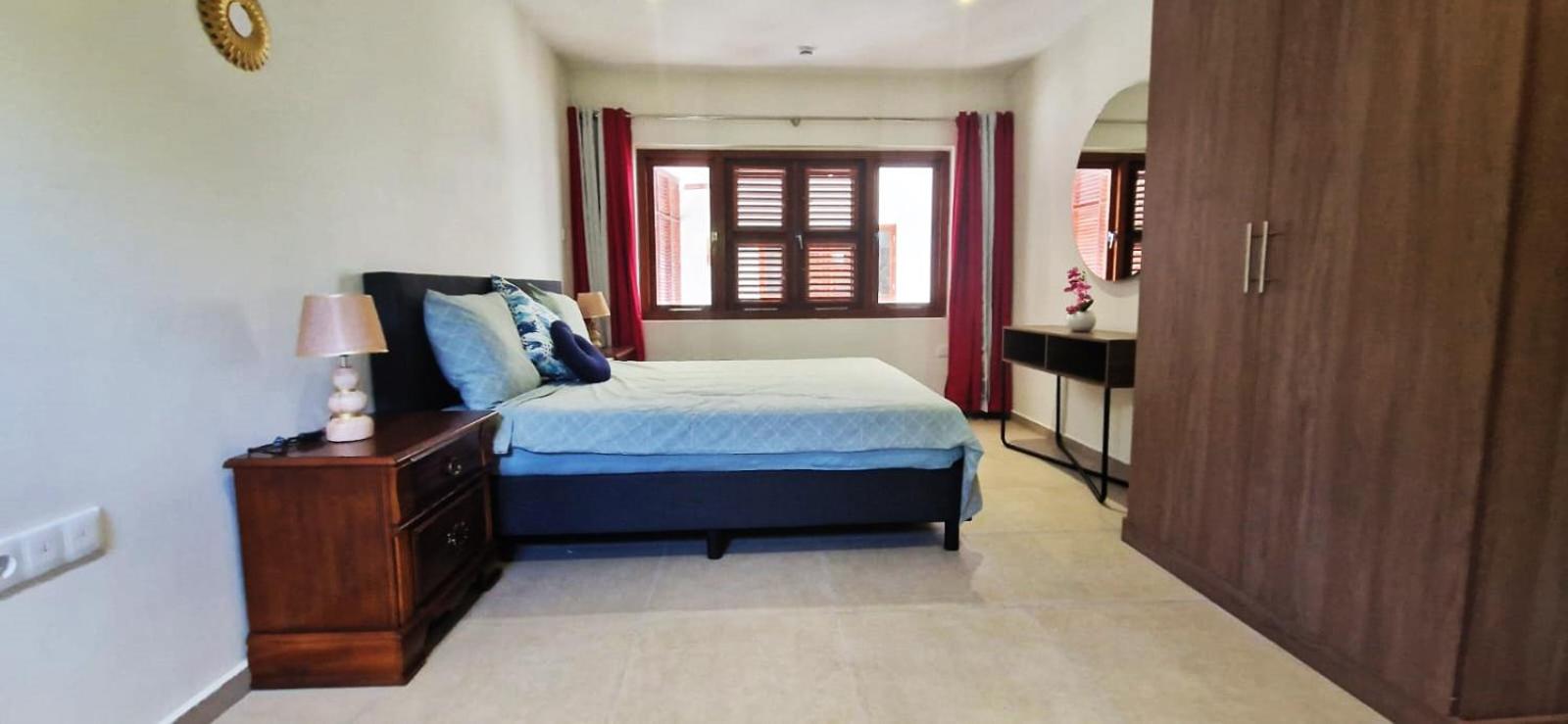 Two-Bedroom Apartment with Balcony and Sea View photo 1
