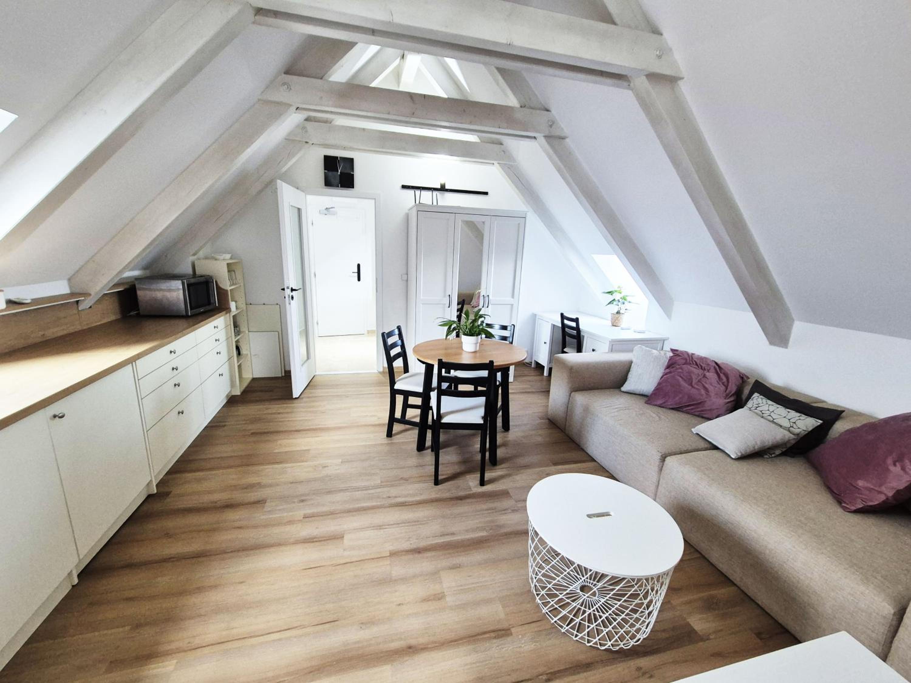 Suite - Photo 3