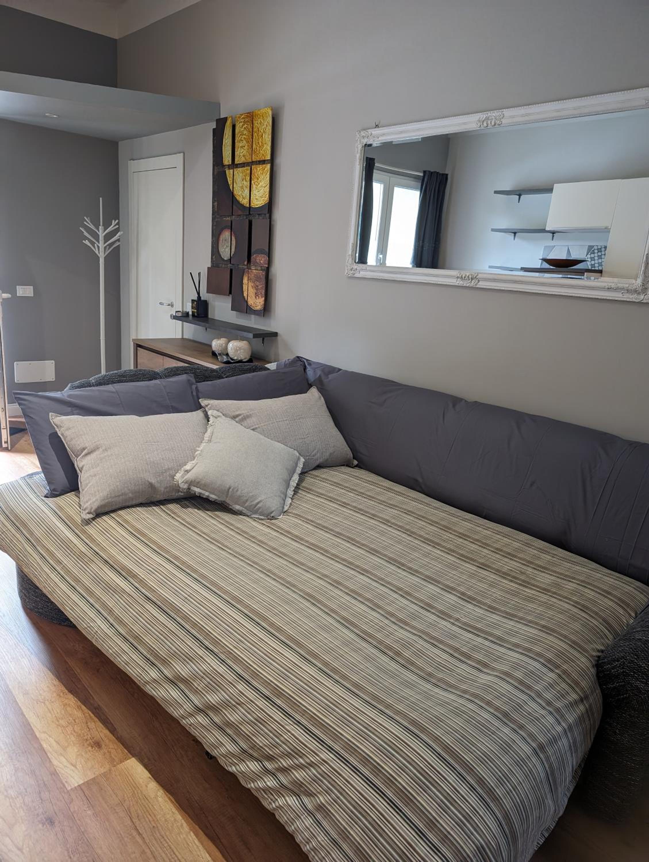 One-Bedroom Apartment photo 3