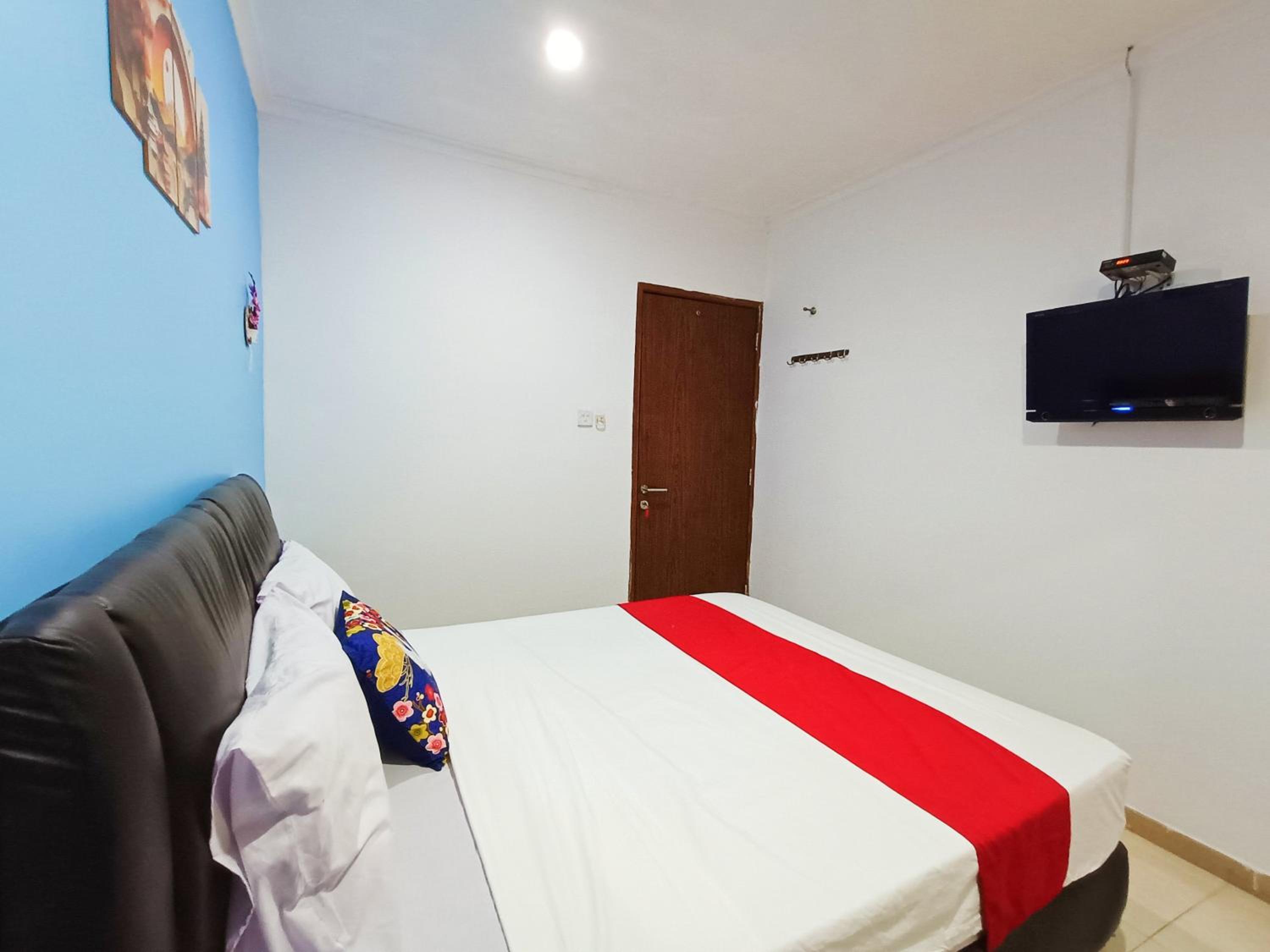Double Room - Photo 8