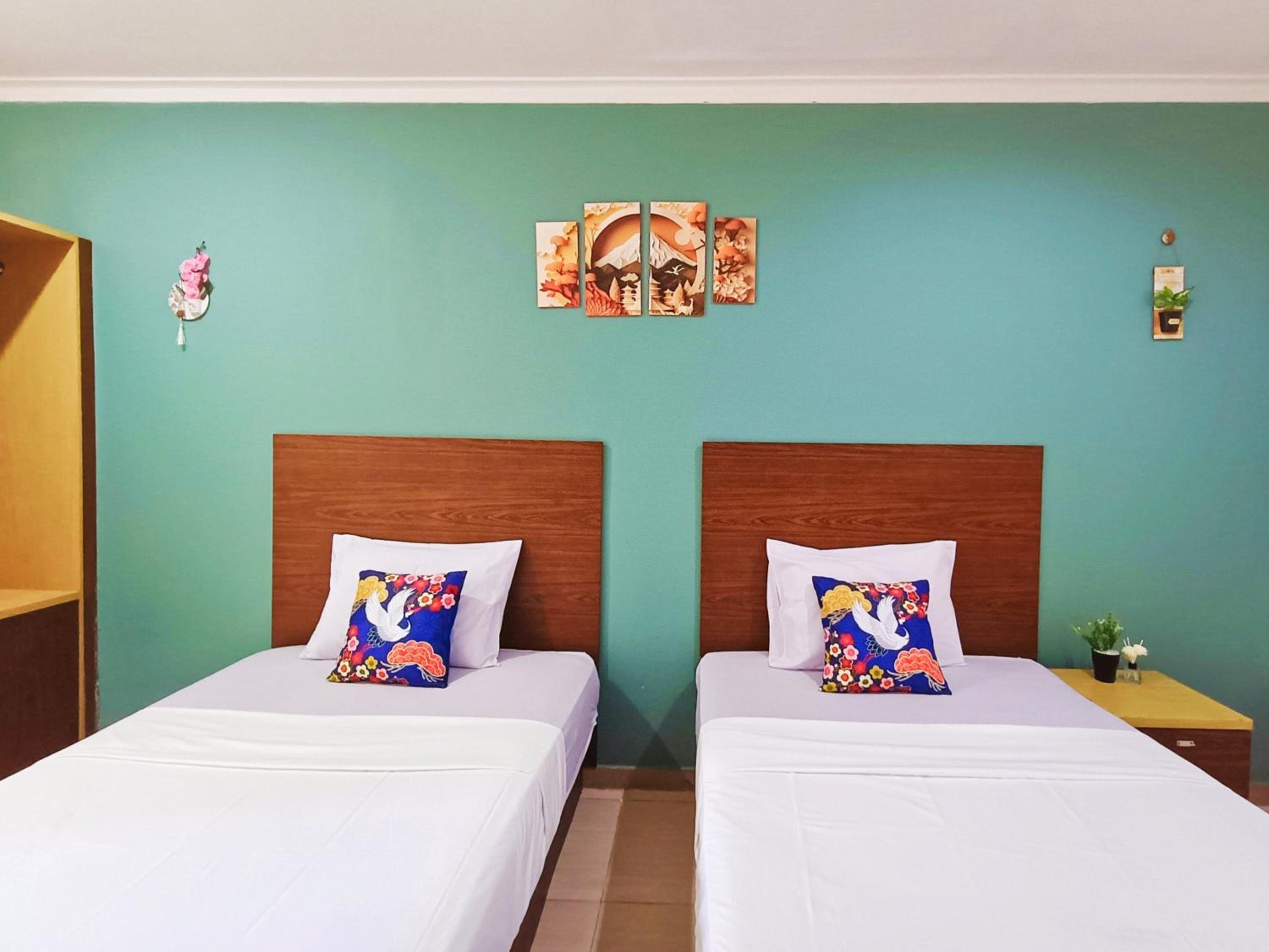 Standard Twin Room - Photo 1