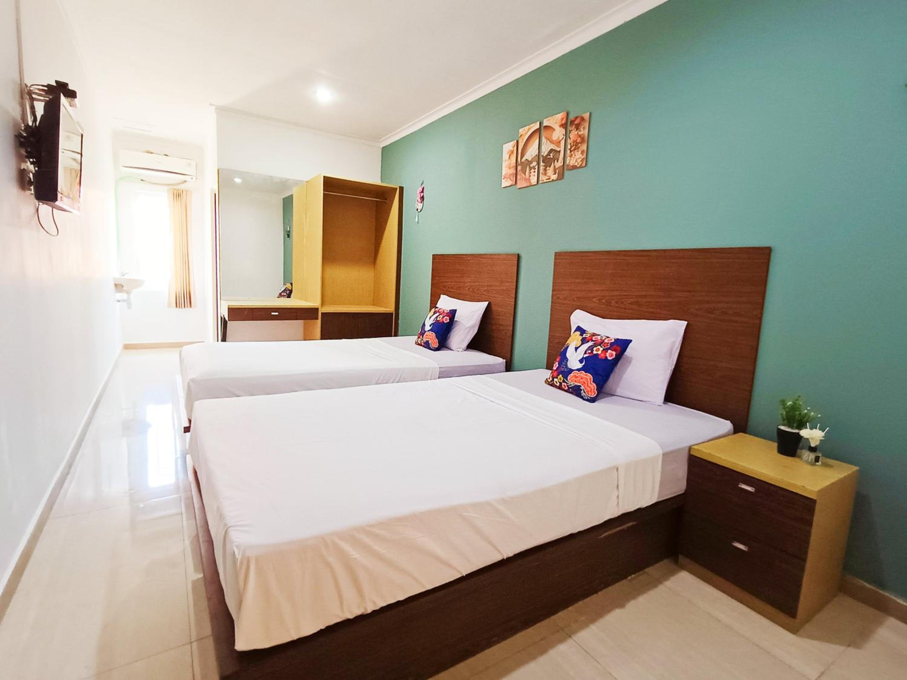 Standard Twin Room - Photo 2