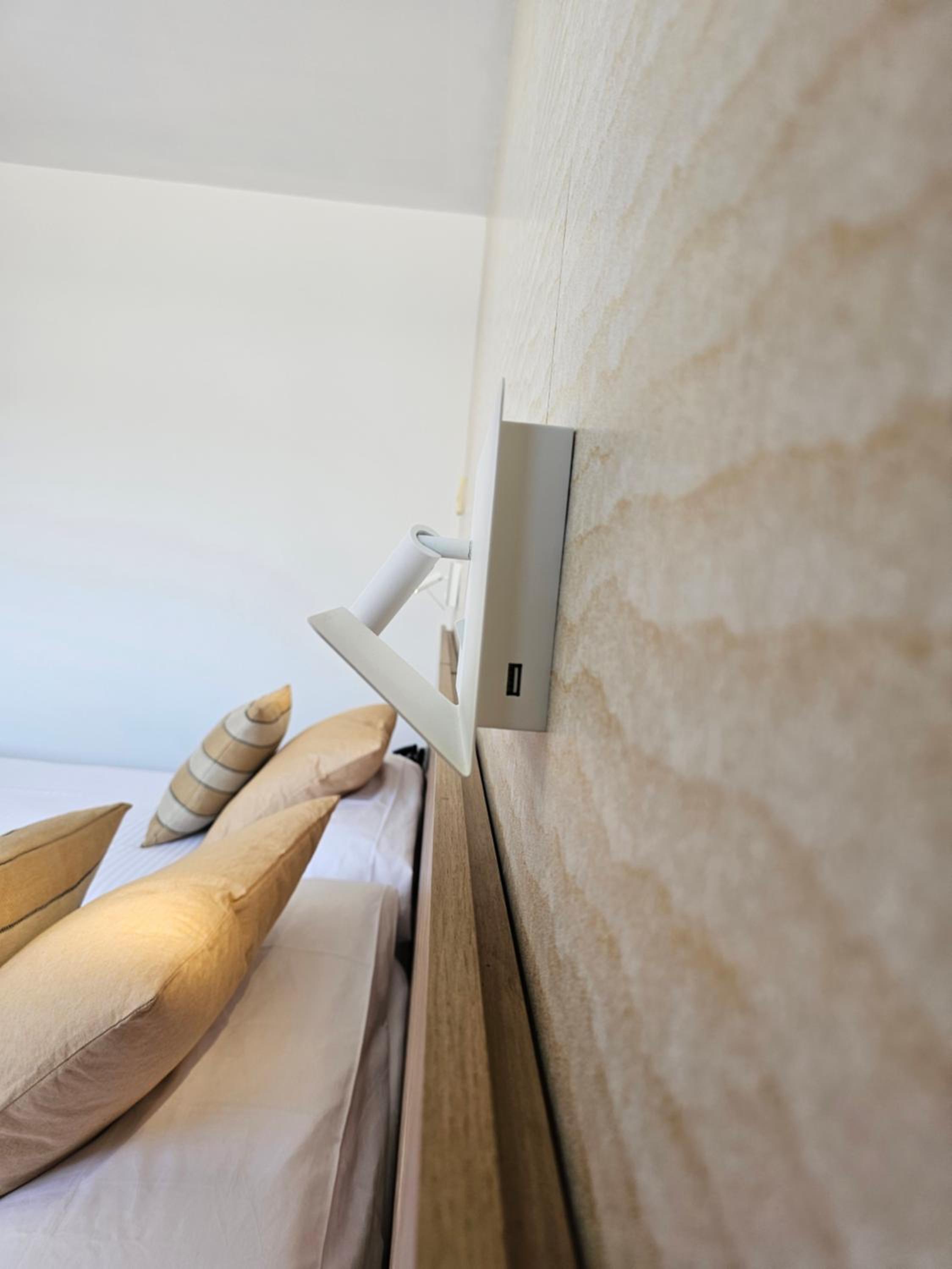 Premium Double Room - Photo 8