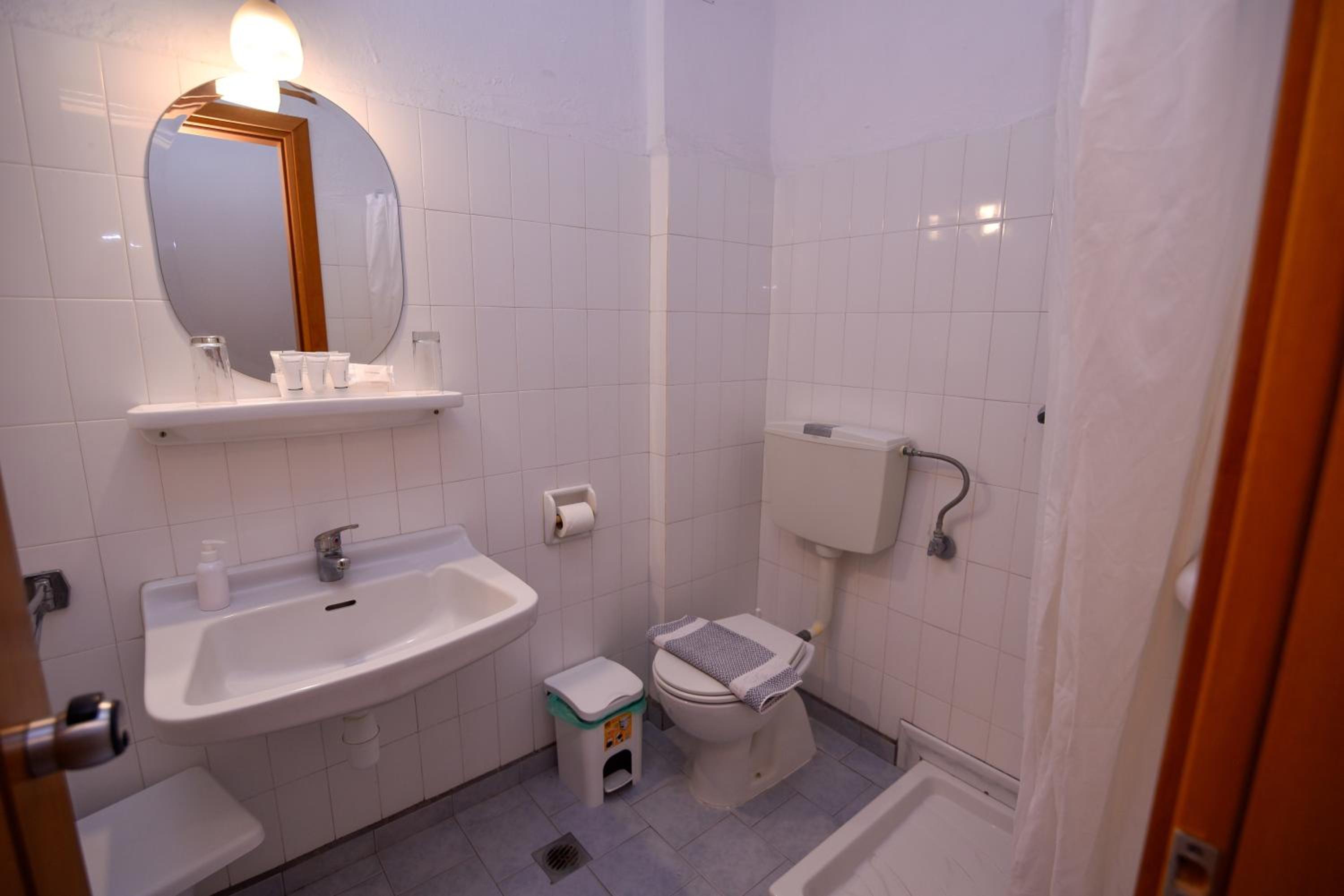 Double Room with Balcony photo 2