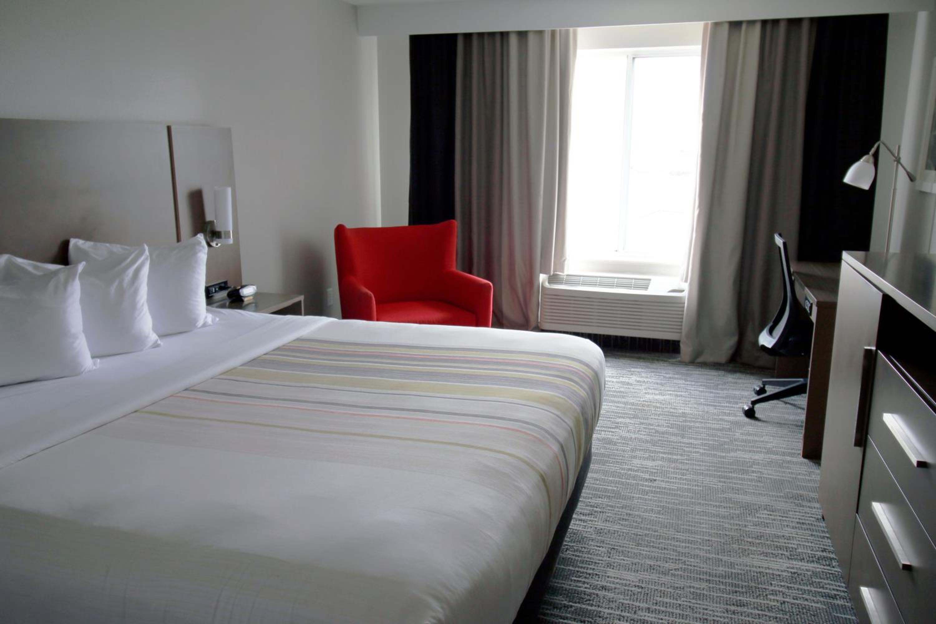 King Room - Disability Access/Non-Smoking photo 2