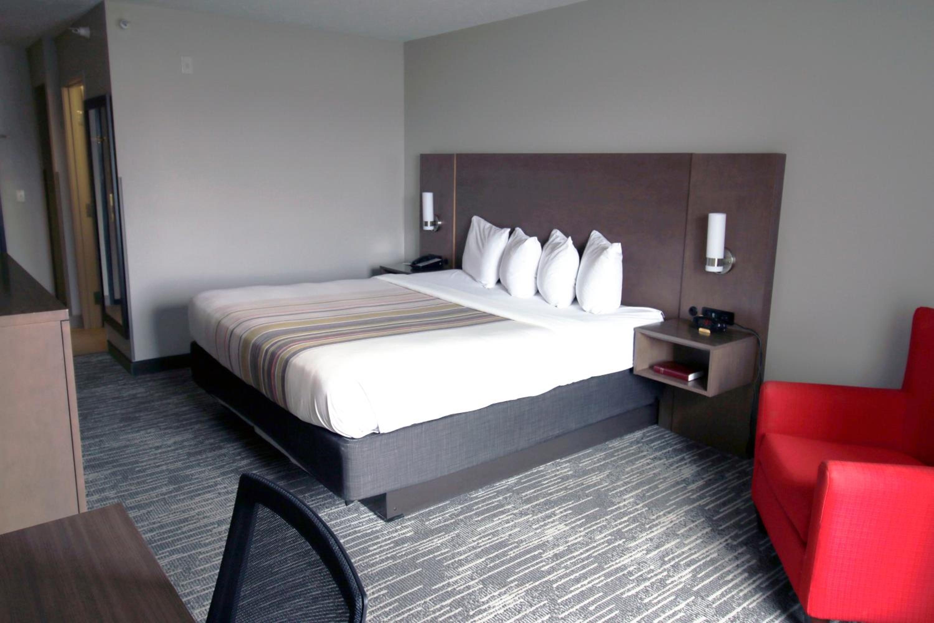 King Room - Disability Access/Non-Smoking photo 3