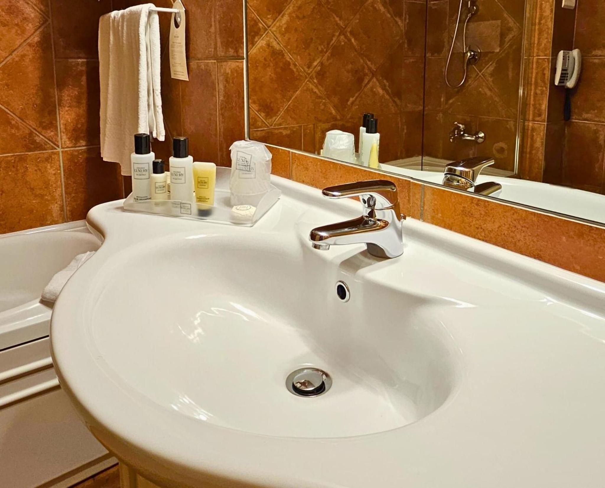Double Room with Garden View - Photo 2