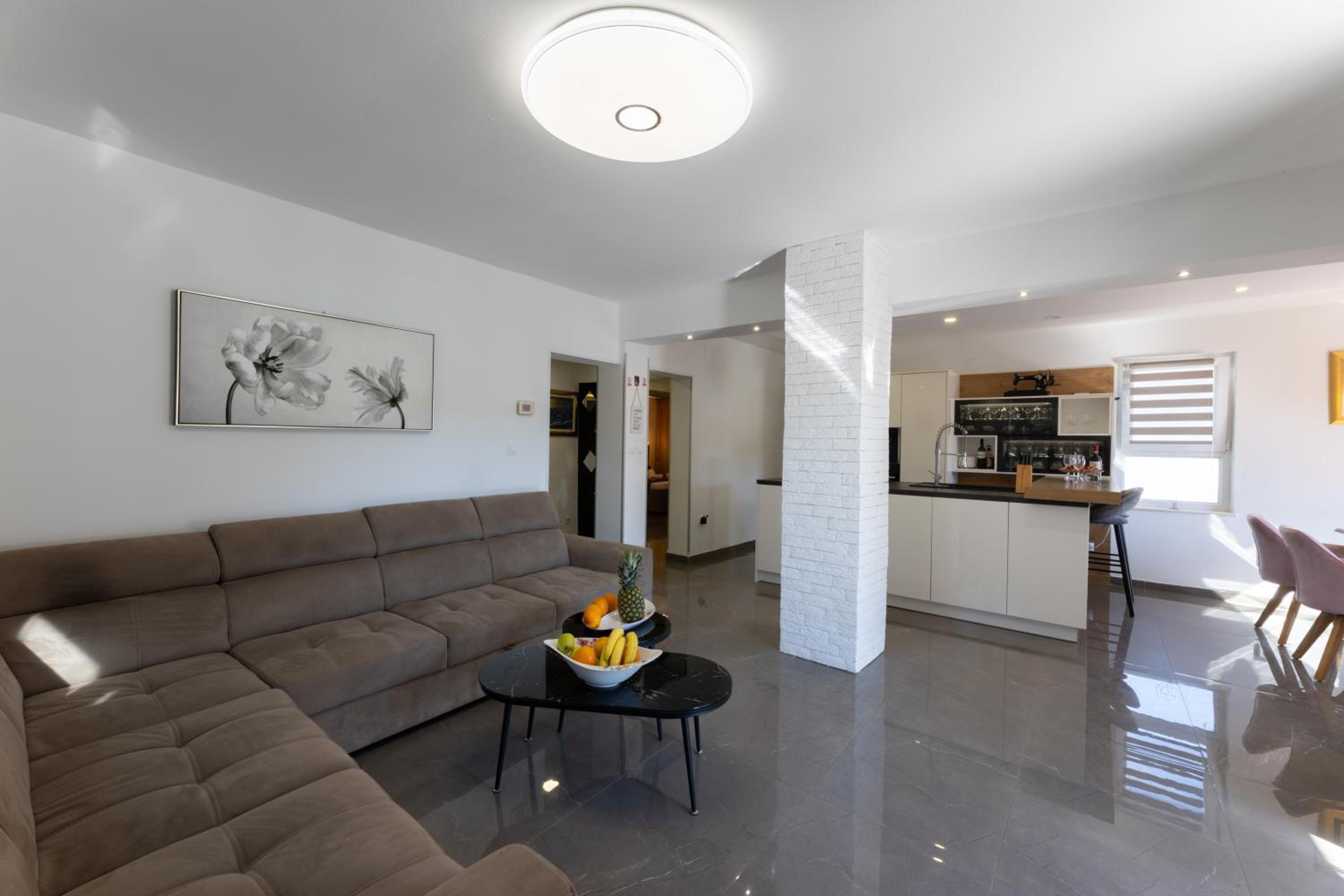 Four-Bedroom House photo 1