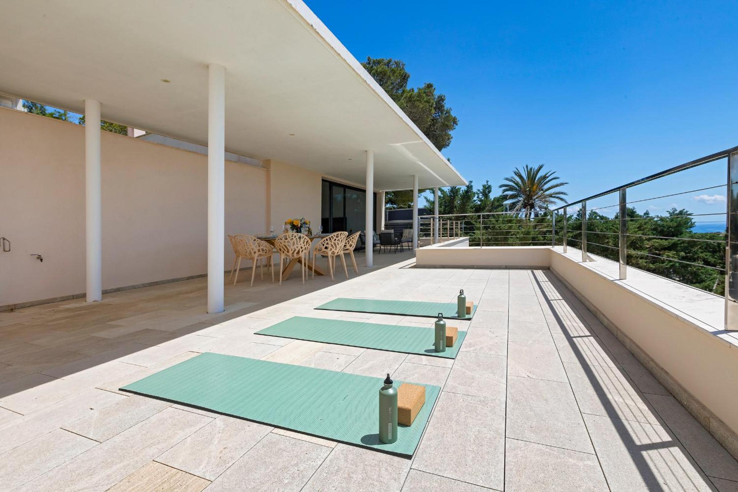 Villa photo 2