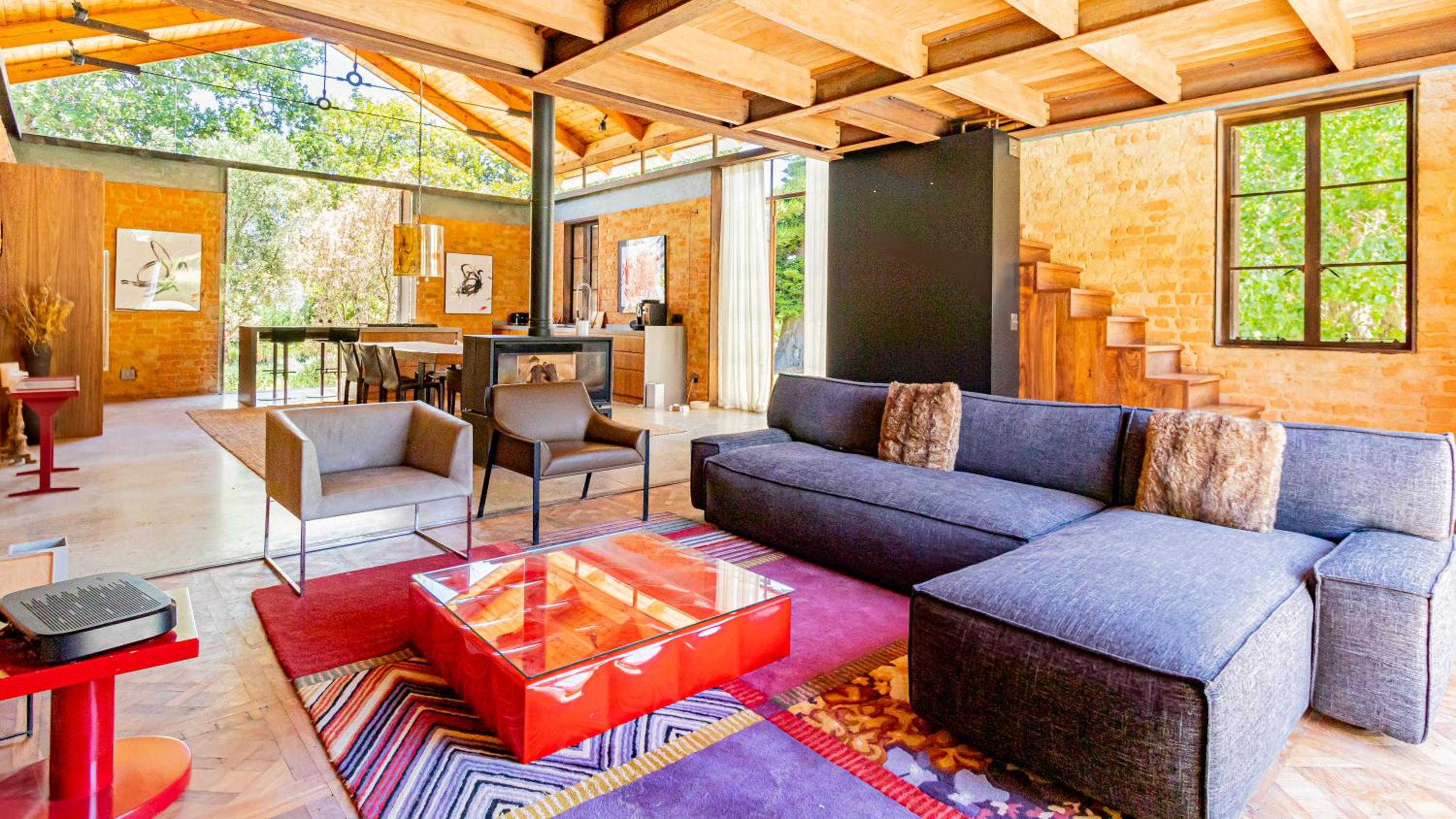 Pool Barn Retreat photo 3