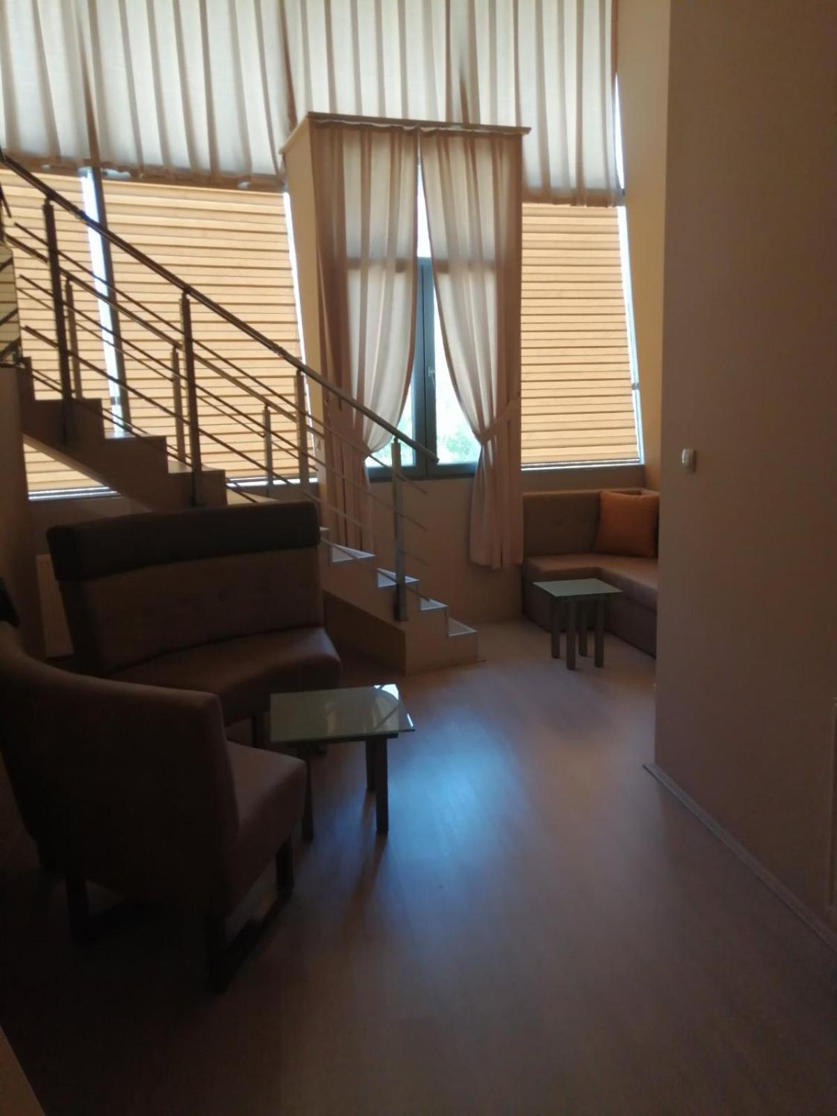 Apartment - Split Level photo 3