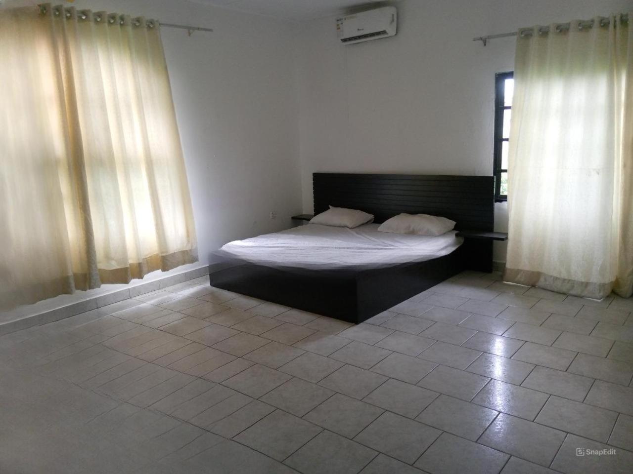 Deluxe Double Room (2 Adults + 1 Child) photo 1
