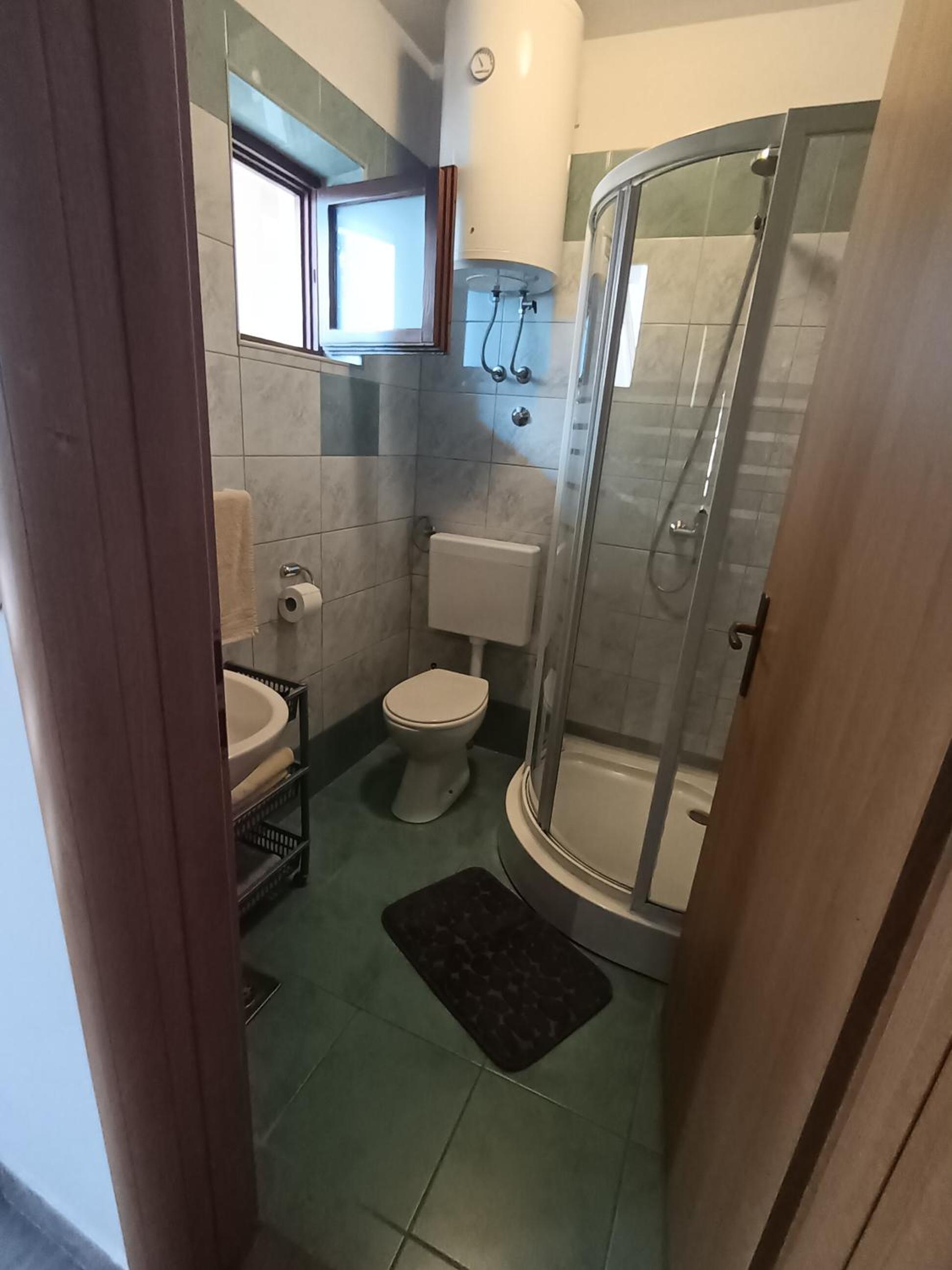 One-Bedroom Apartment - Photo 6