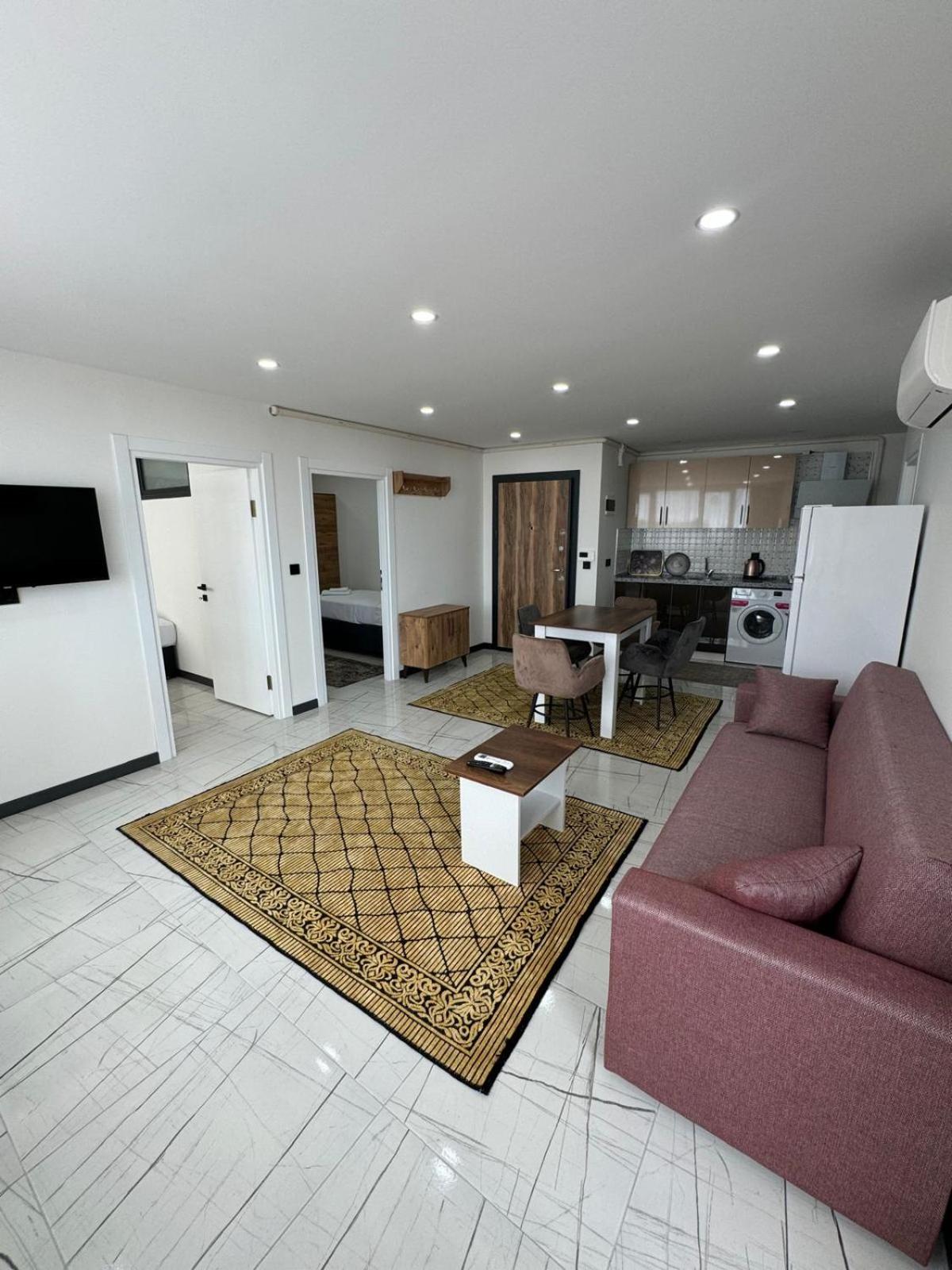 Three-Bedroom Apartment photo 3