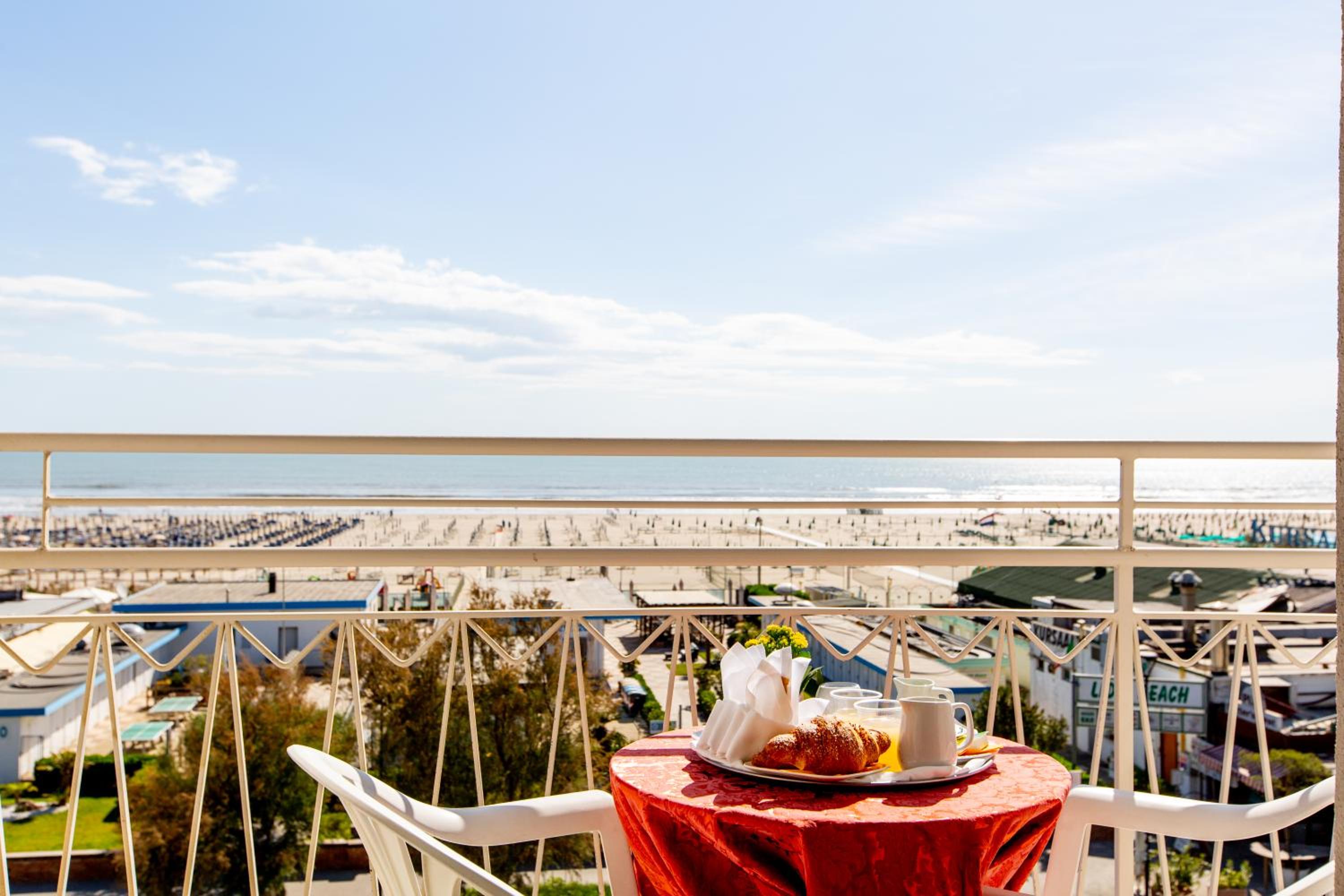 Superior Room with Frontal Sea View - Photo 2