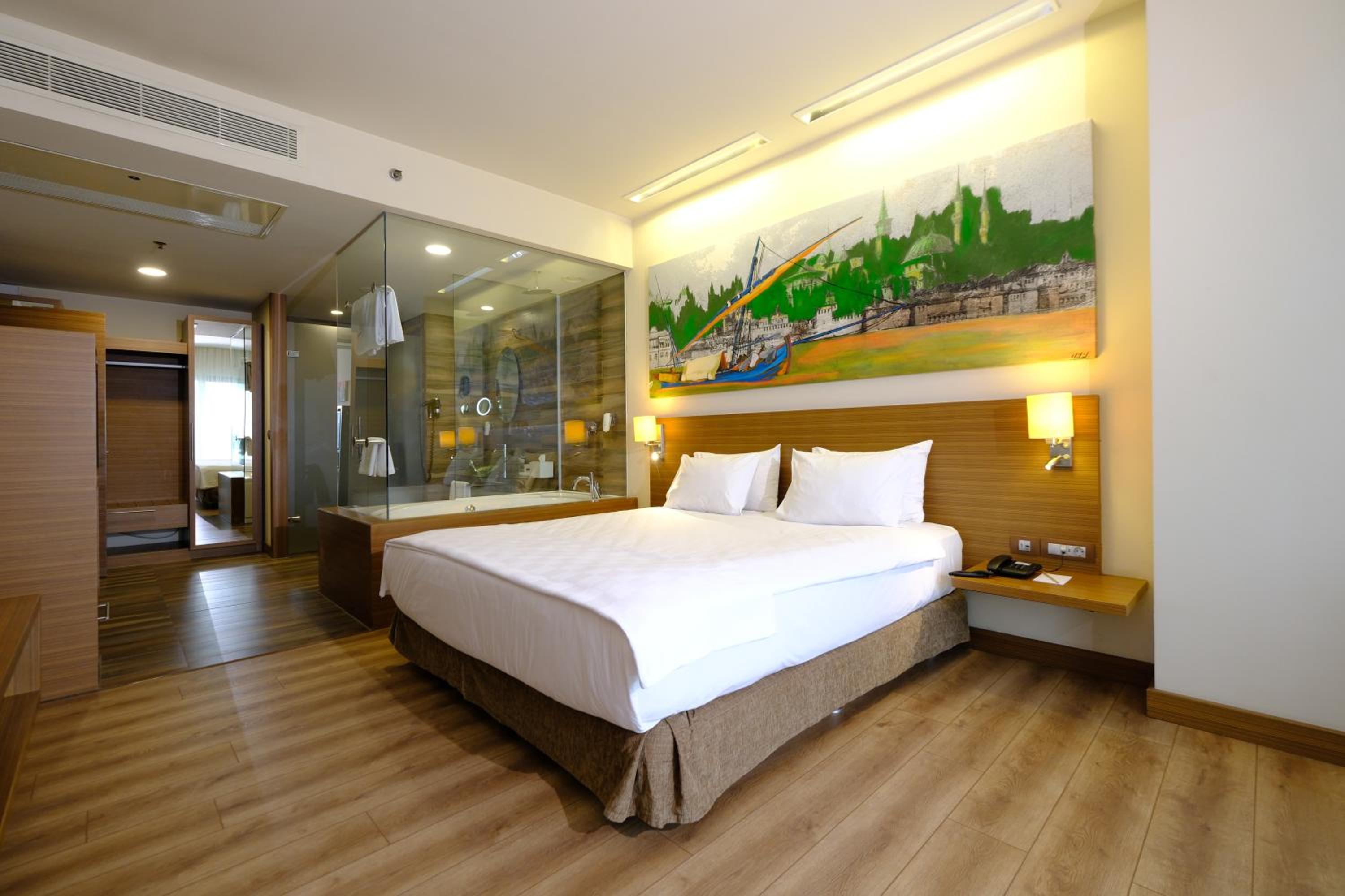 Executive Corner Room with Bath photo 1