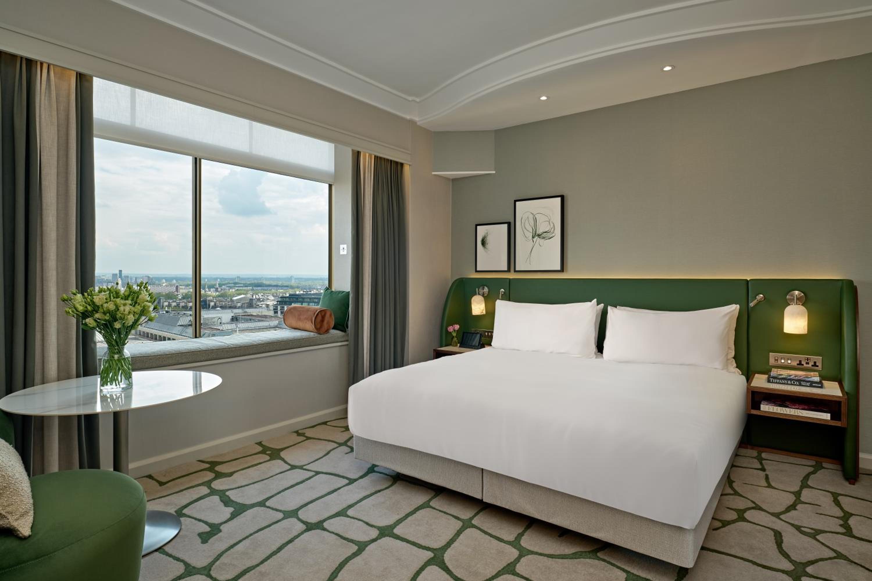 King Guest Room thumbnail 6