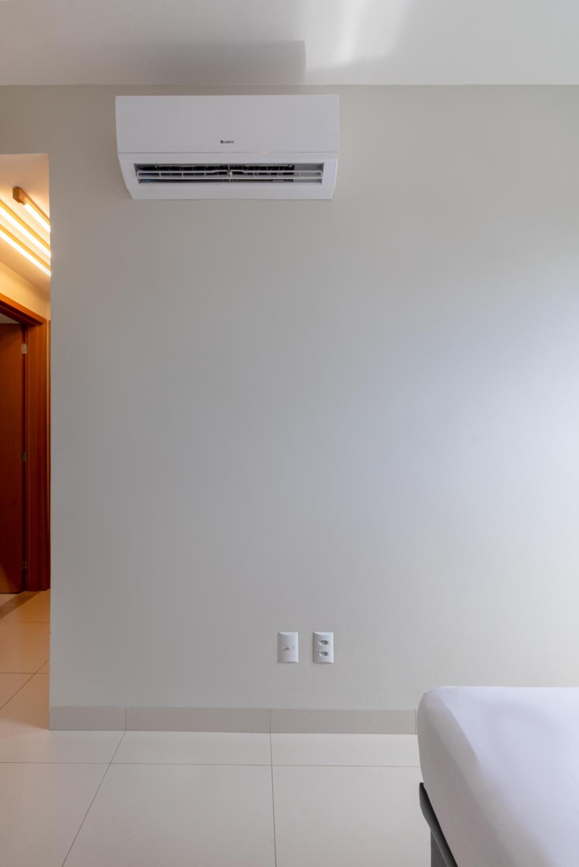 Apartment with Lake View - Photo 3