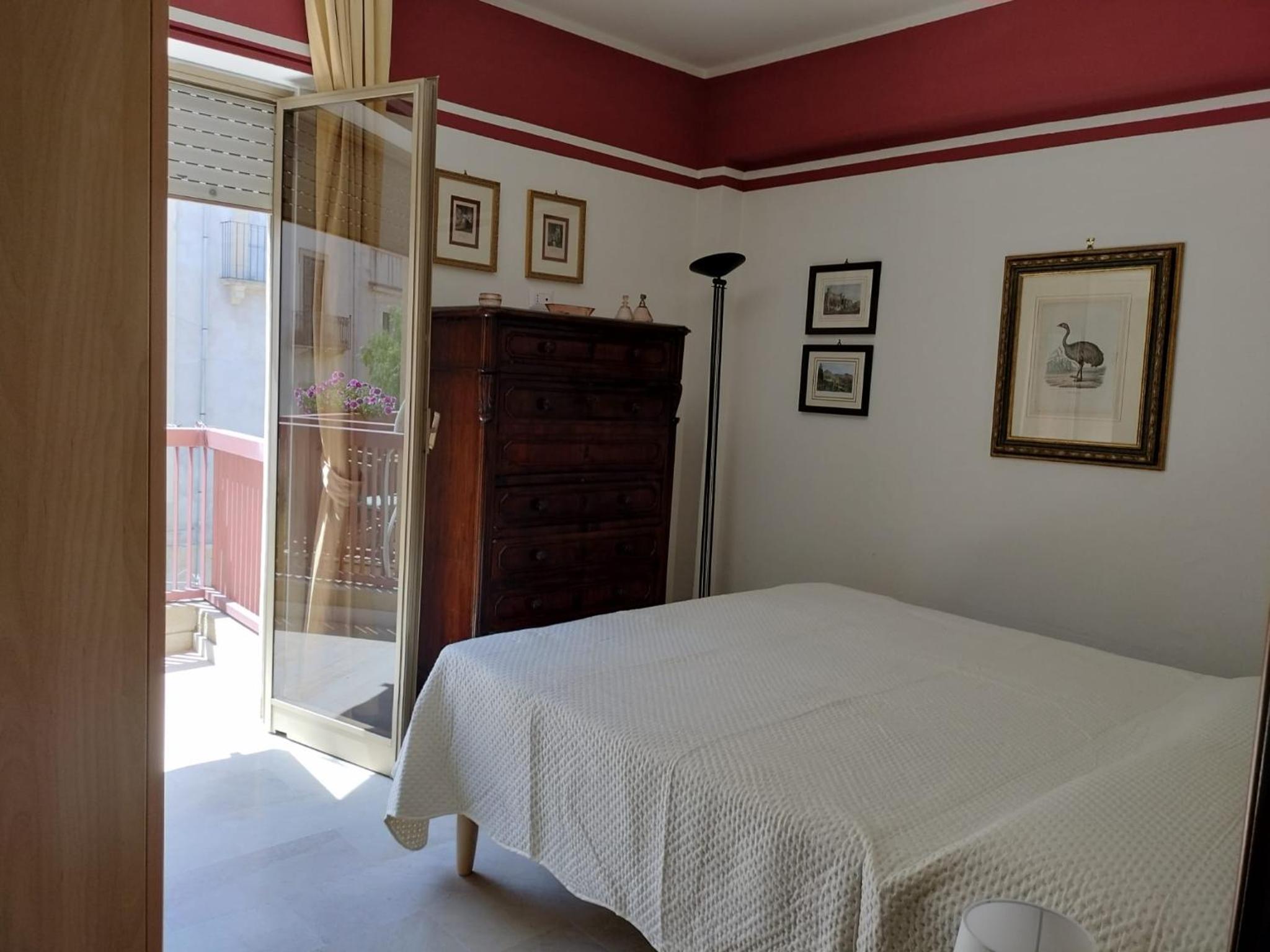 One-Bedroom House photo 1