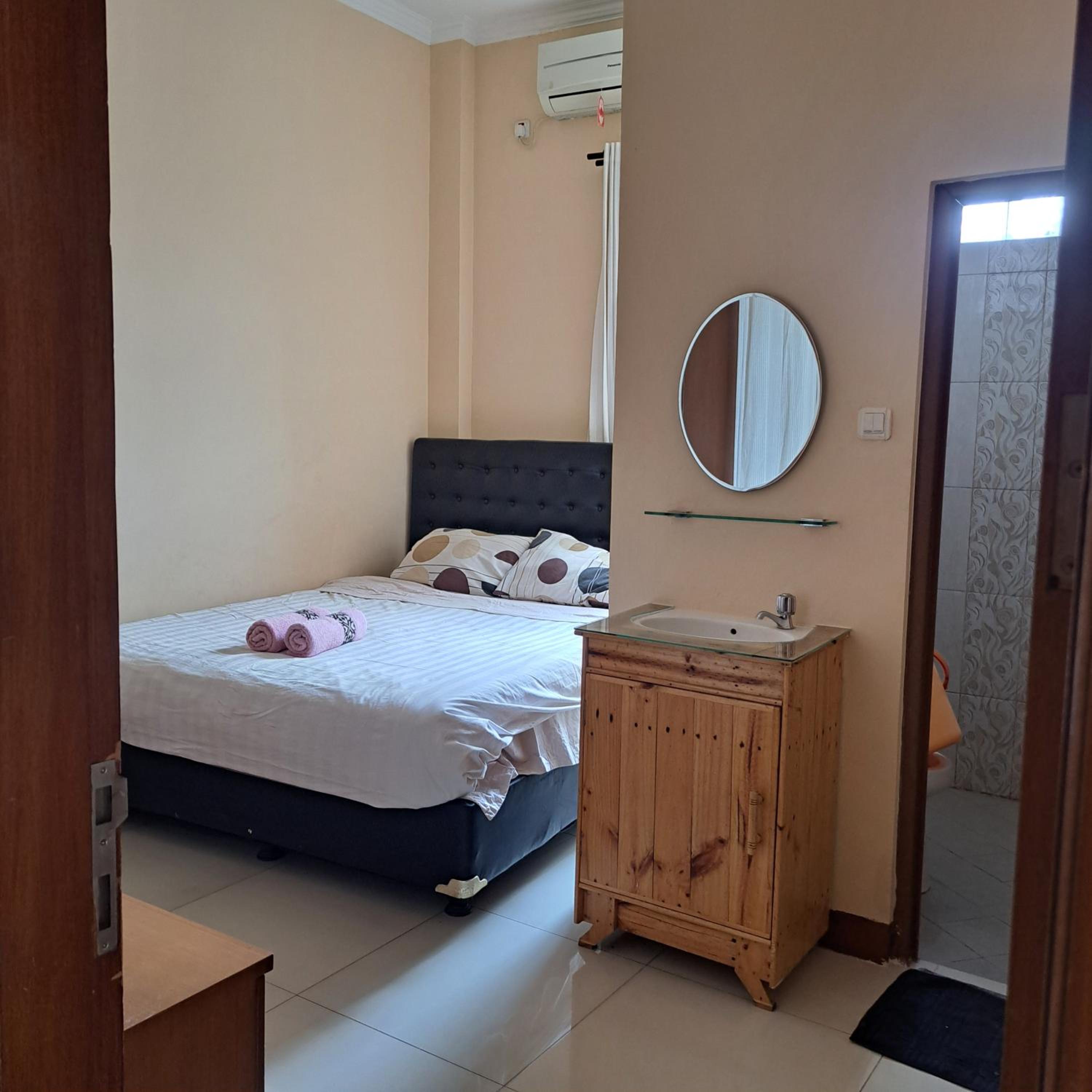 Deluxe Double Room (2 Adults + 1 Child) - Photo 6