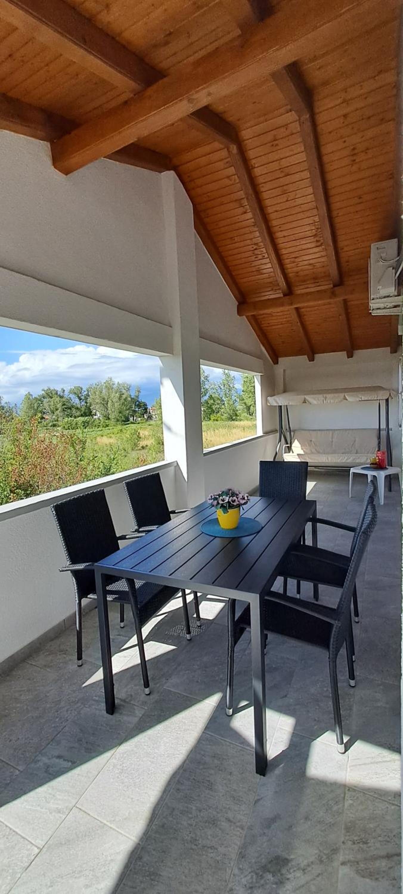 Apartment with Sea View - Photo 8