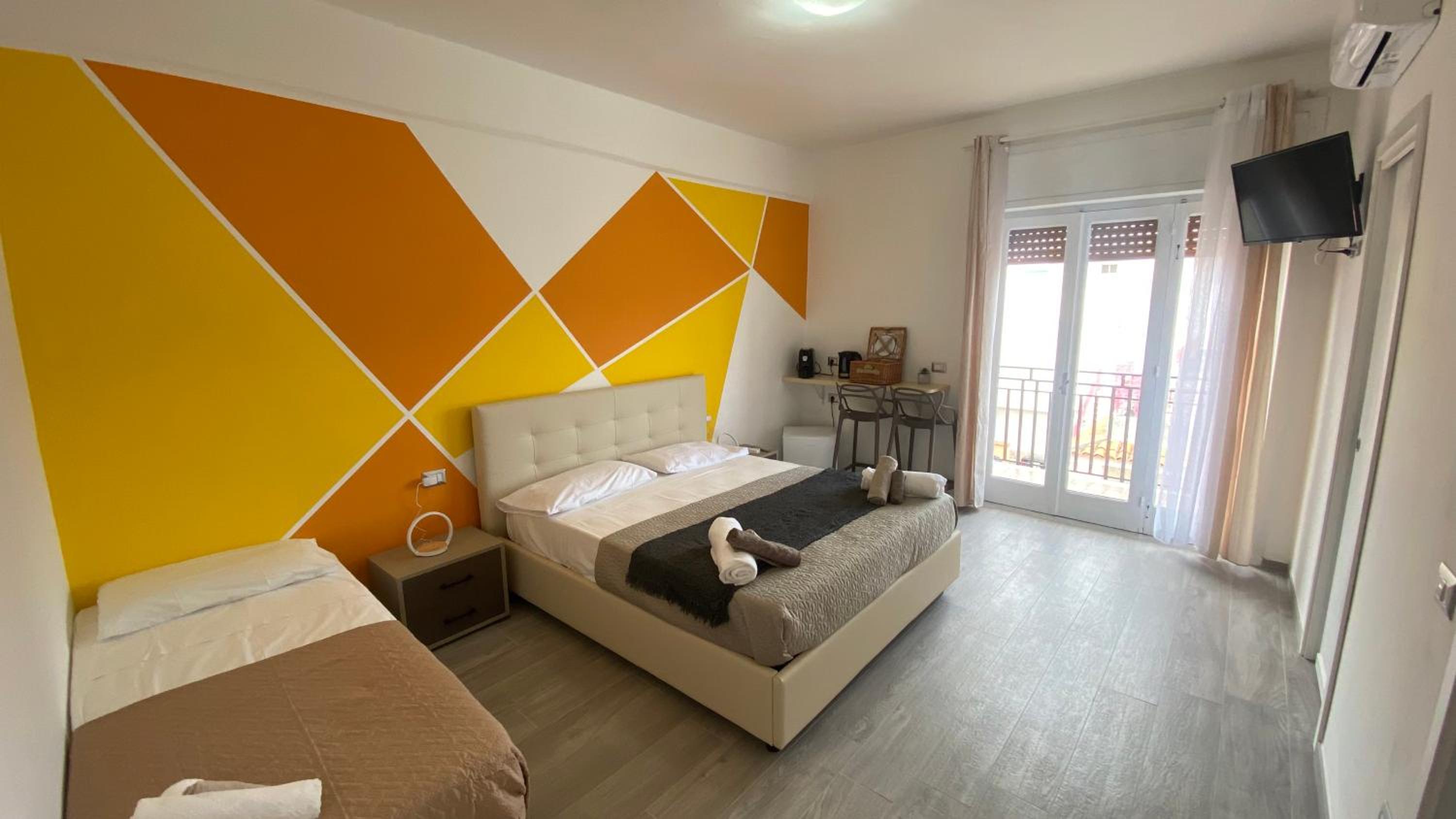 Deluxe Room (2 Adults + 1 Child) photo 3