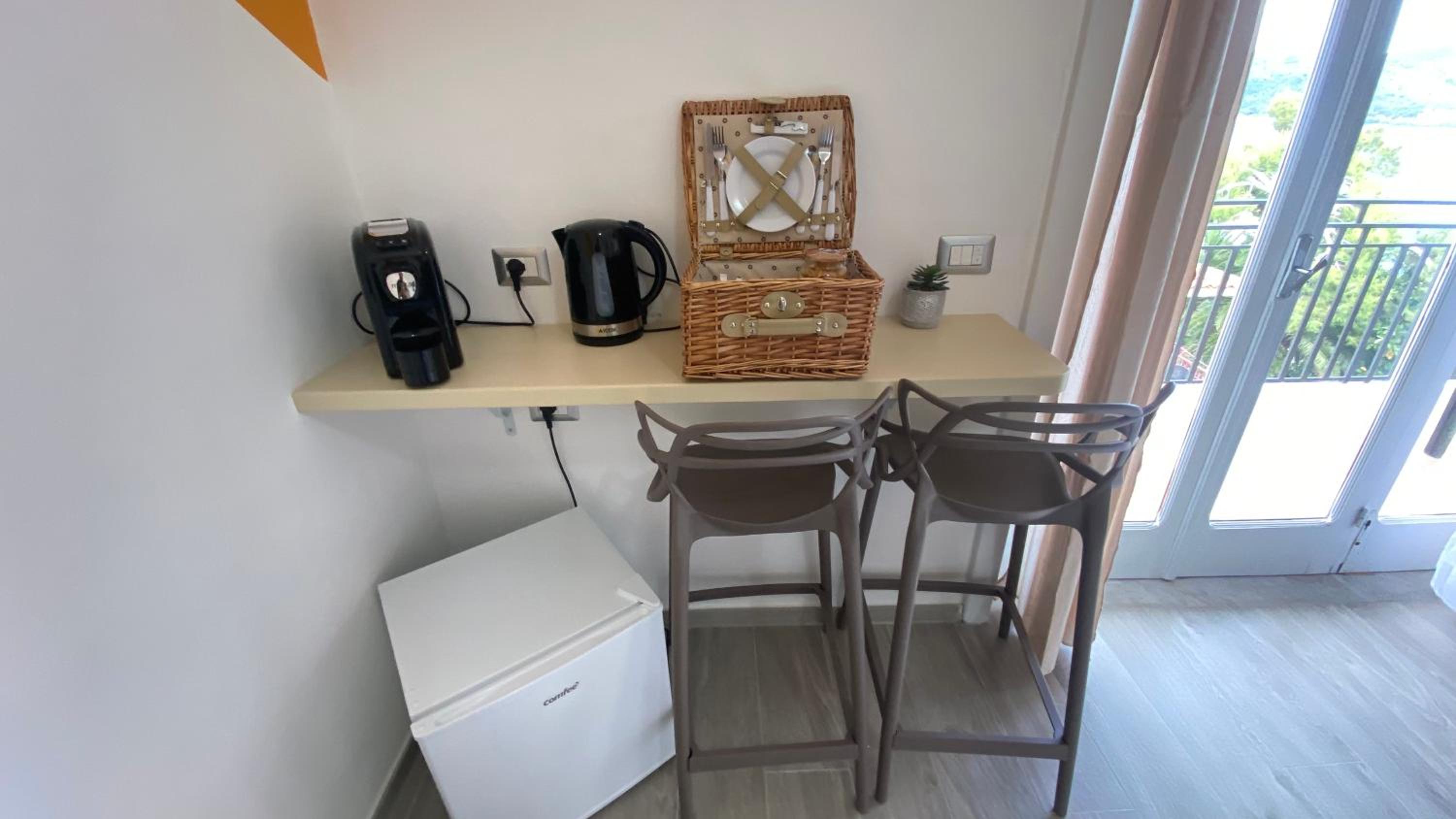 Deluxe Room (2 Adults + 1 Child) photo 2
