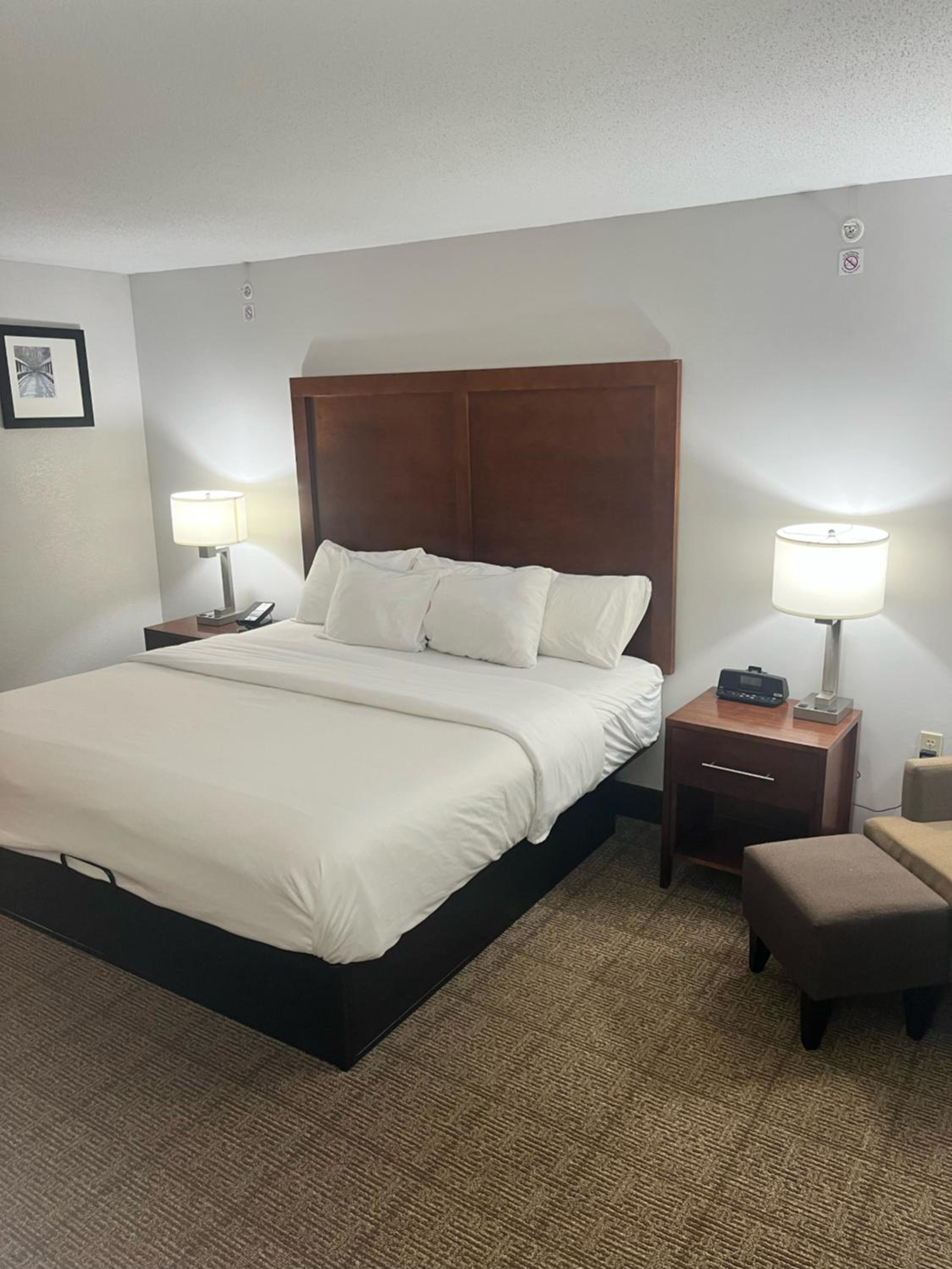 King Room - Accessible/Non-Smoking - Photo 2