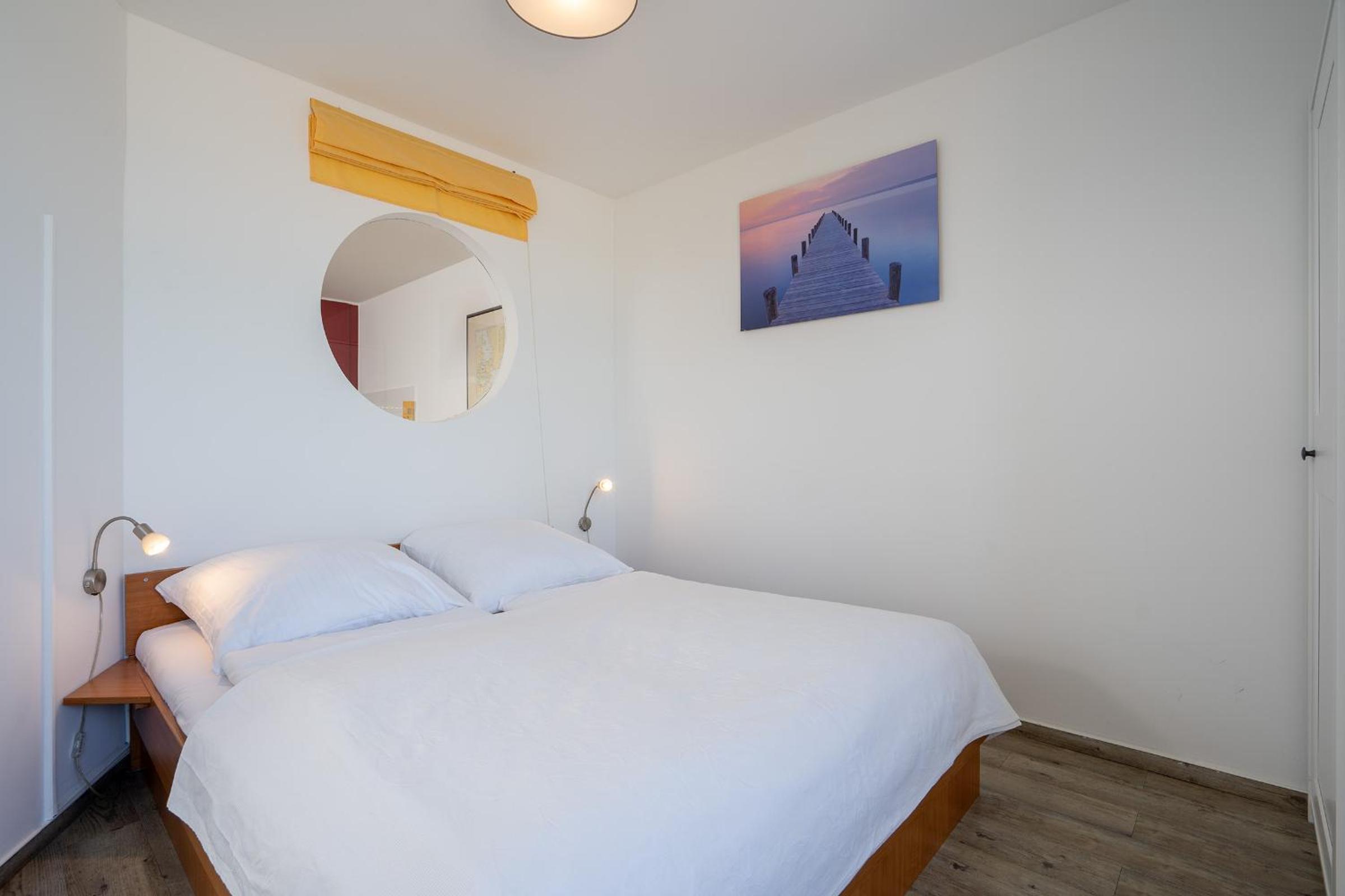 Apartment with Lake View photo 2