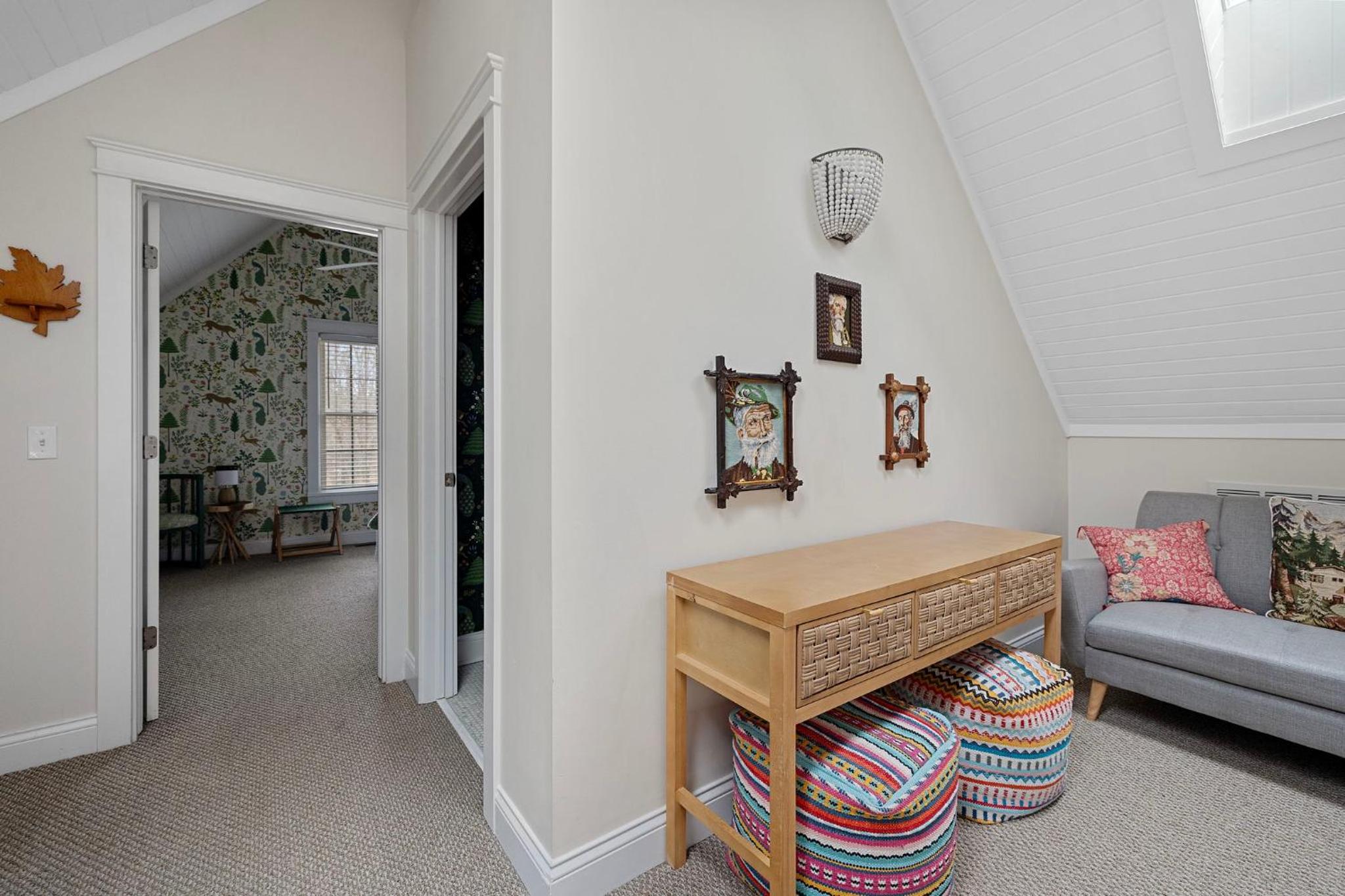 Three-Bedroom House photo 3
