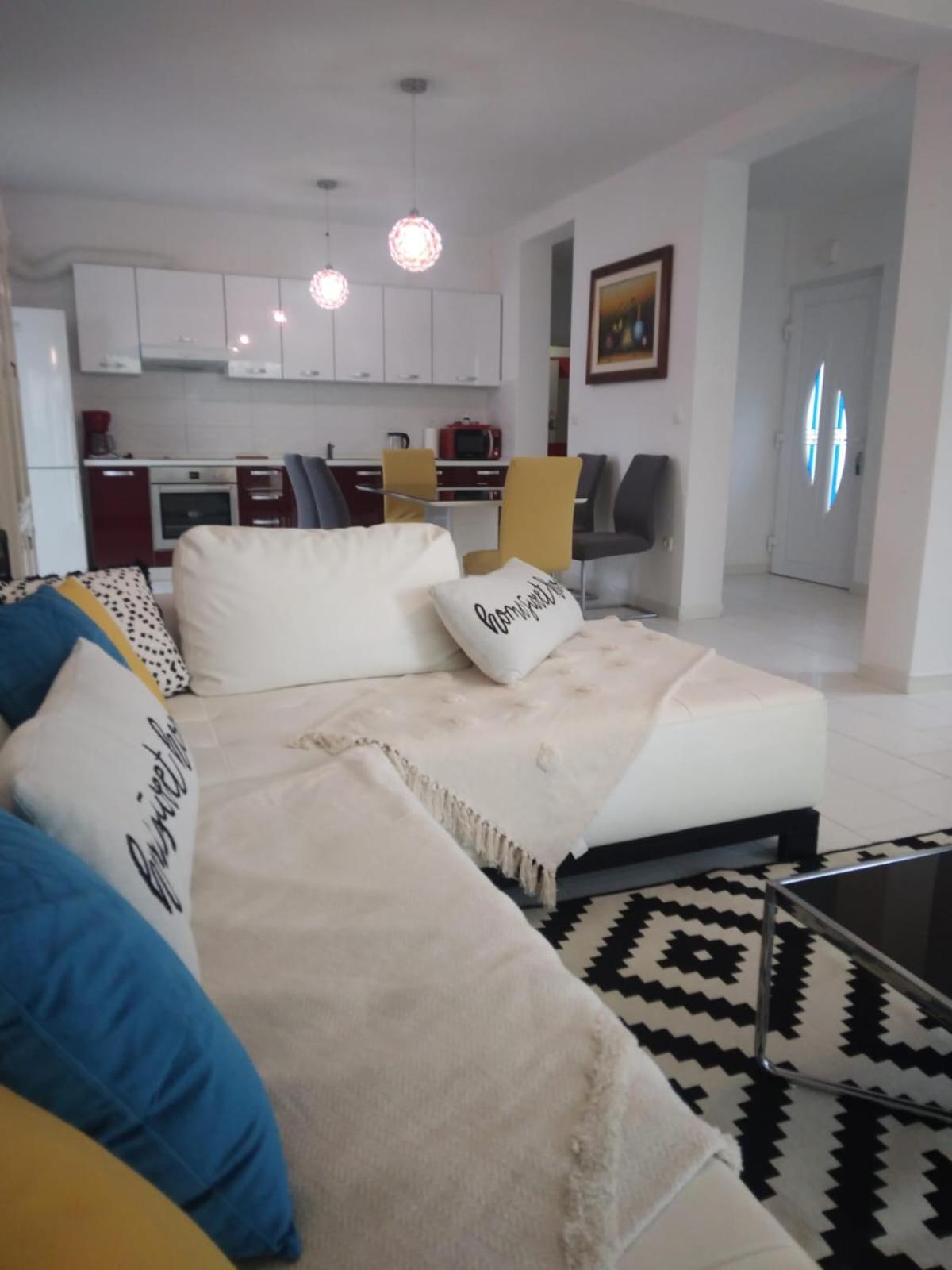 Three-Bedroom Villa photo 2