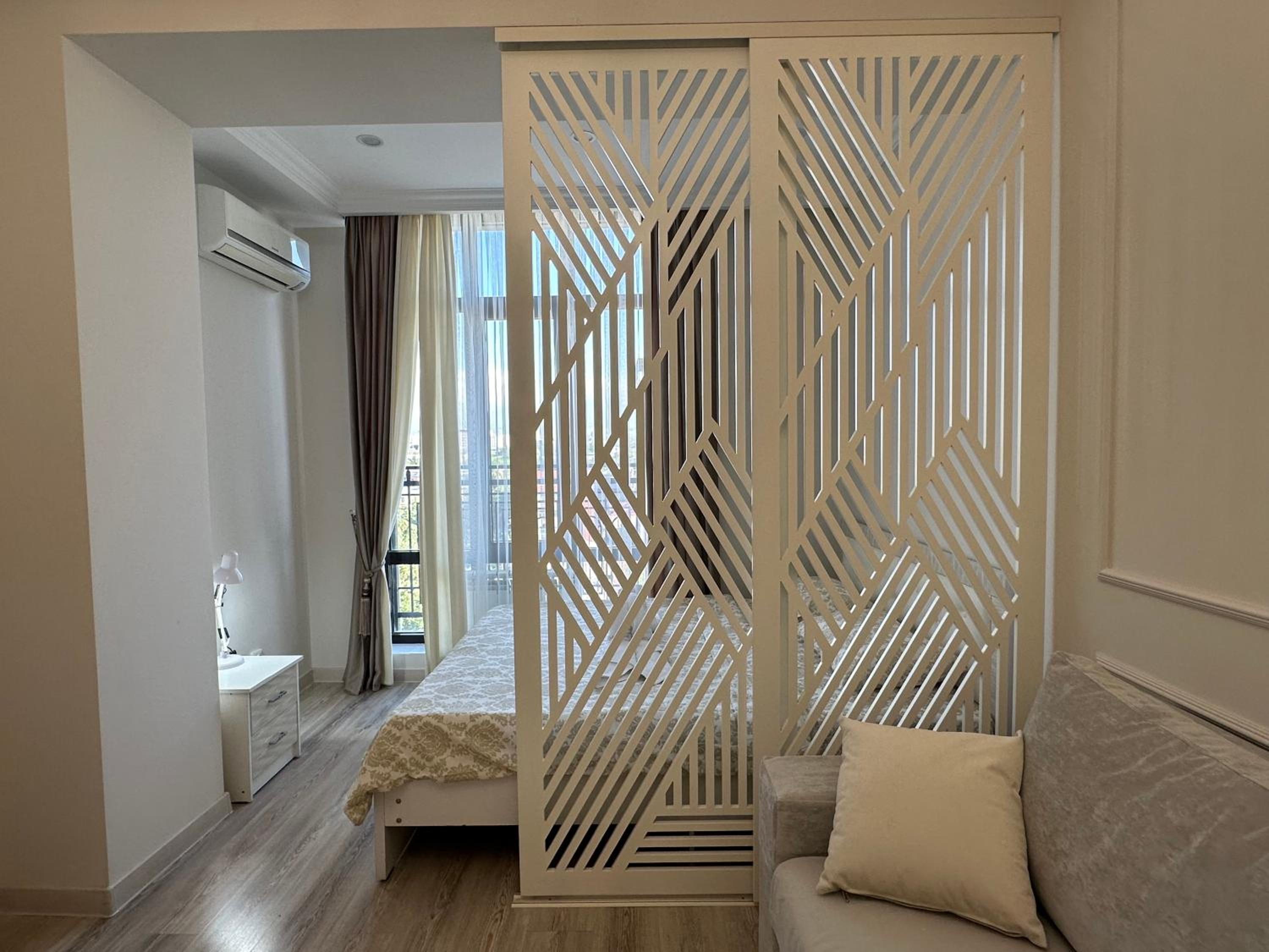 Deluxe One-Bedroom Apartment with City View photo 1