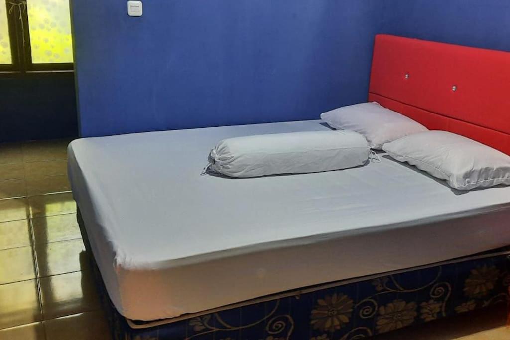 Three-Bedroom House photo 1
