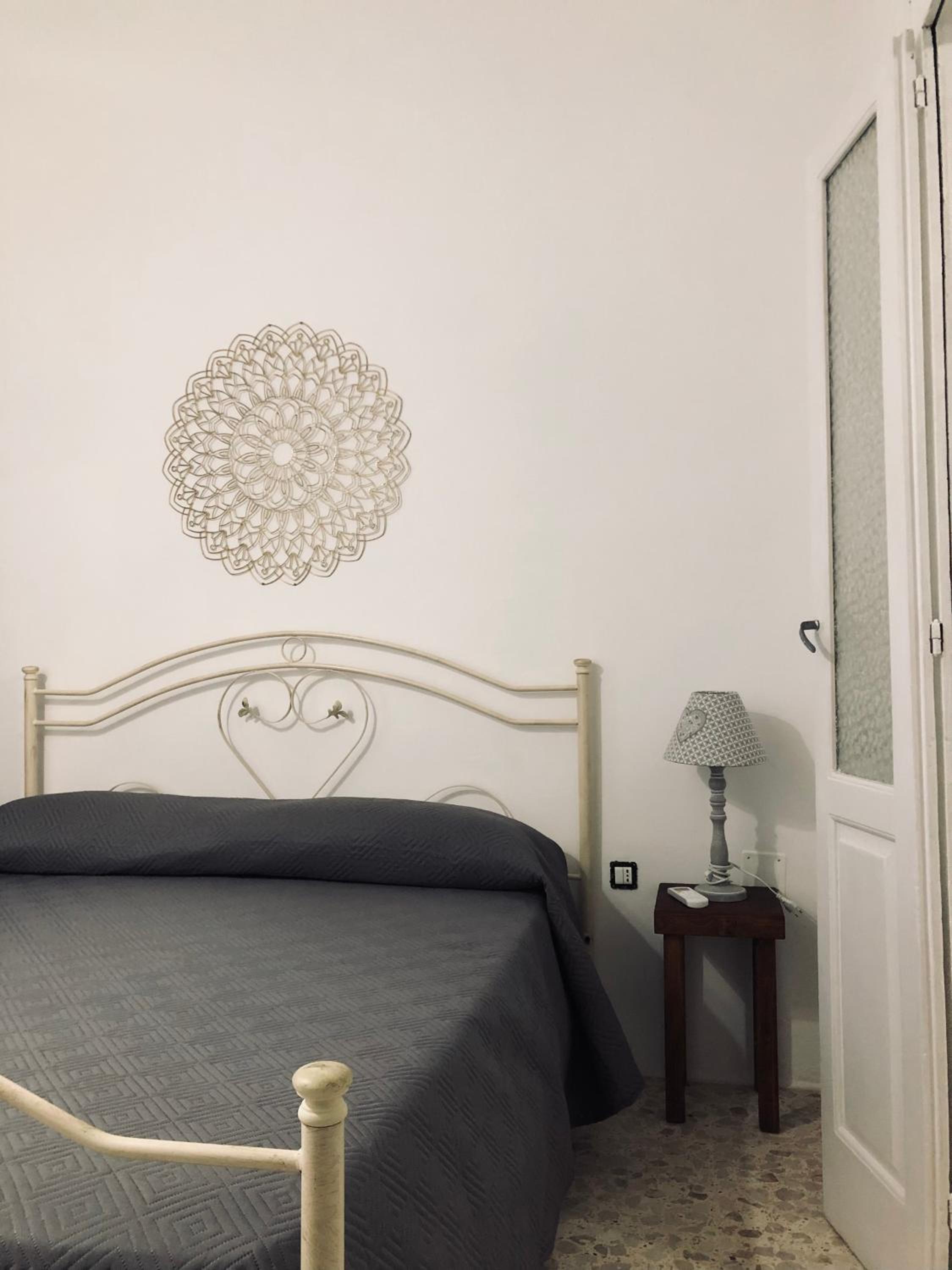 Single Room with Private Bathroom photo 1