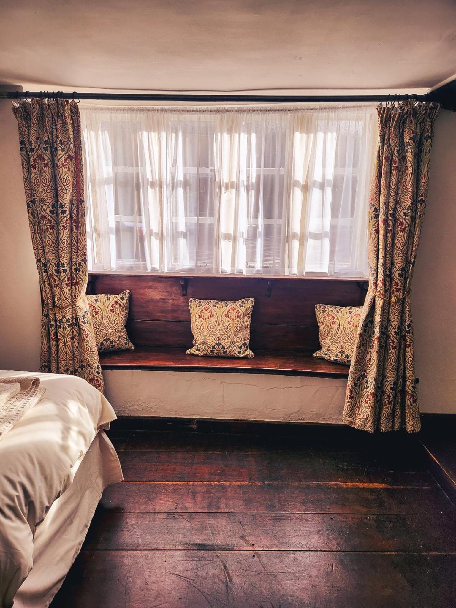 Small Twin Room - Photo 14
