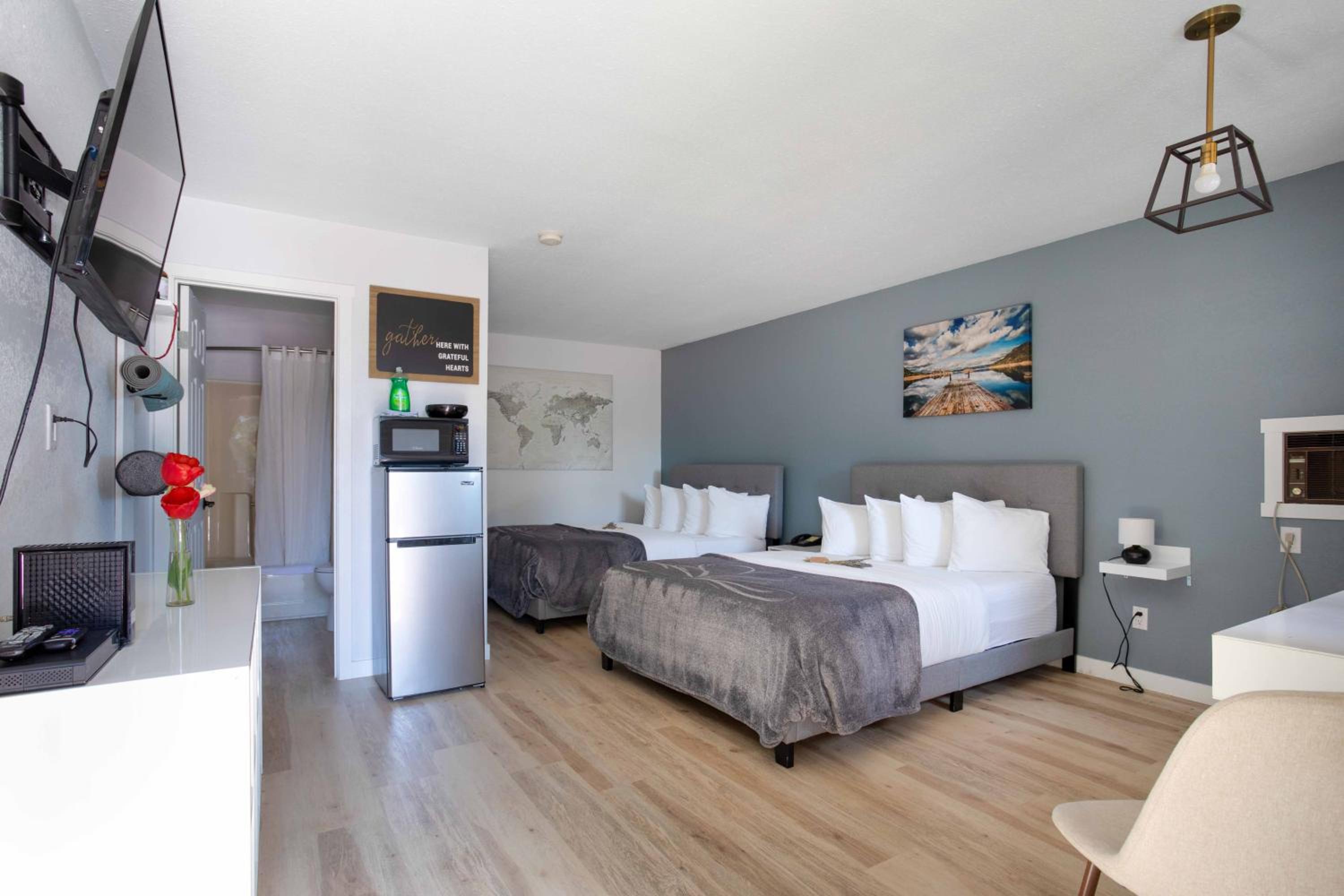 Queen Room with Balcony