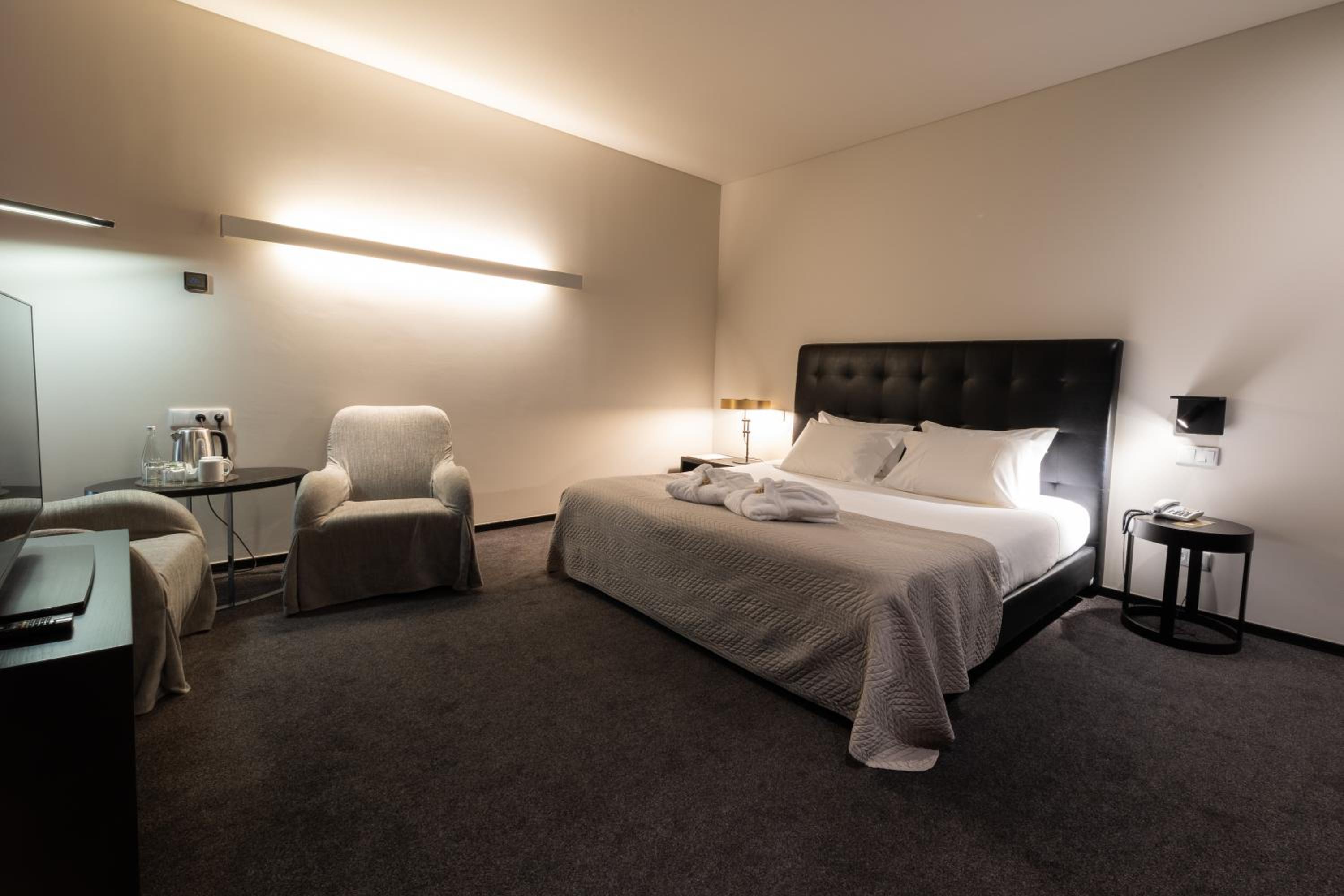 Suite with Mountain View - Photo 4