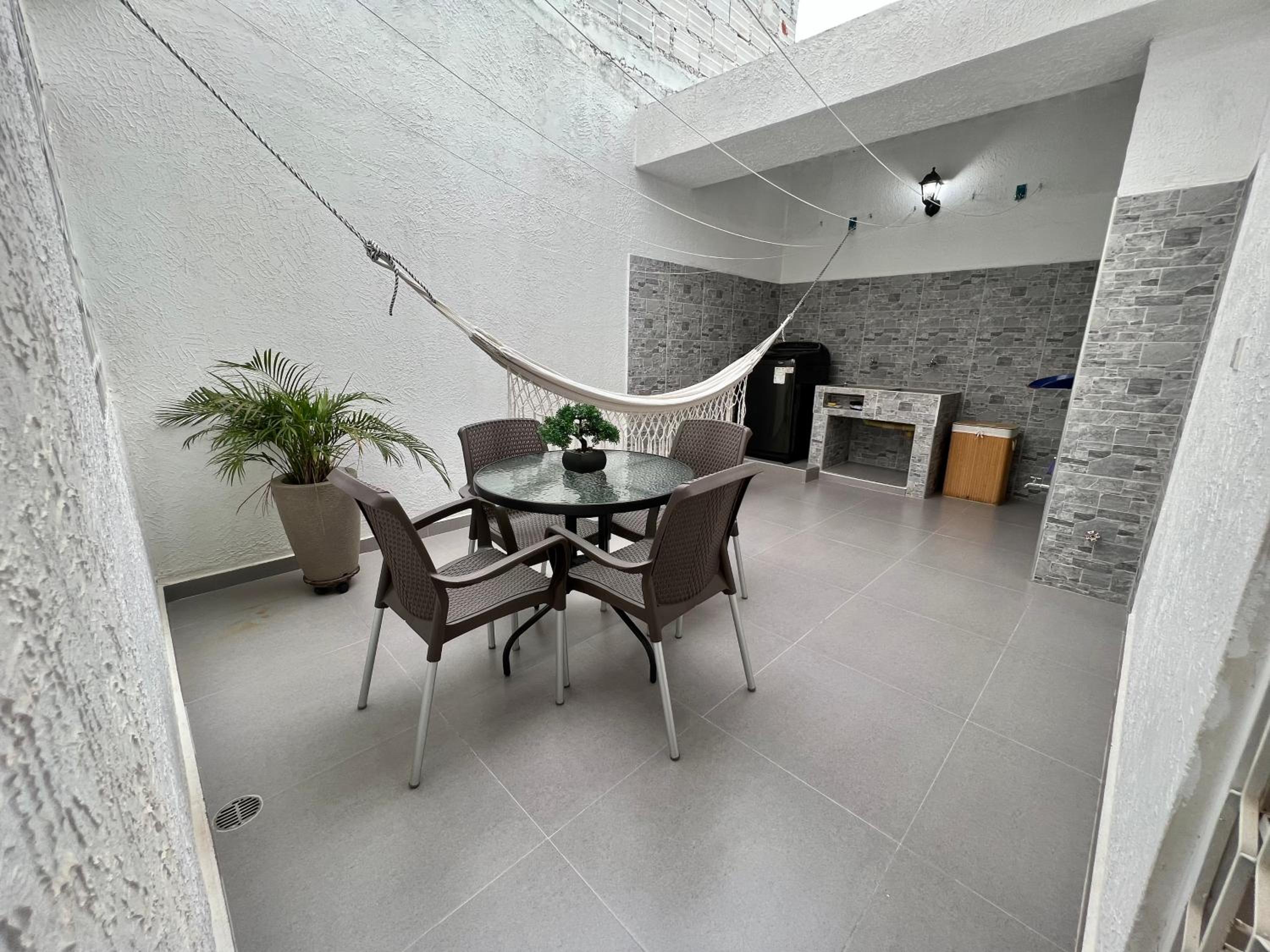 Apartment photo 2