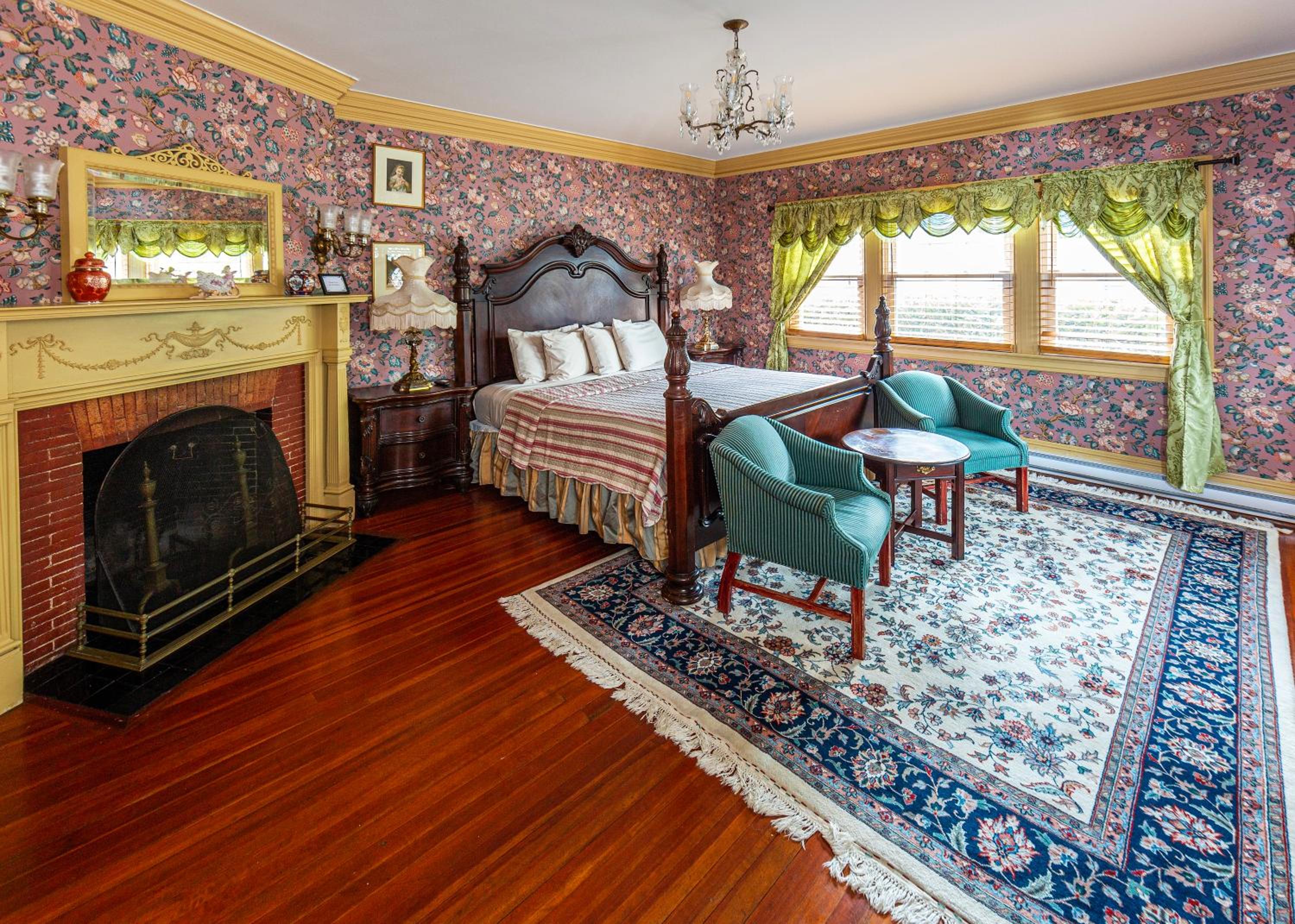 Queen Room