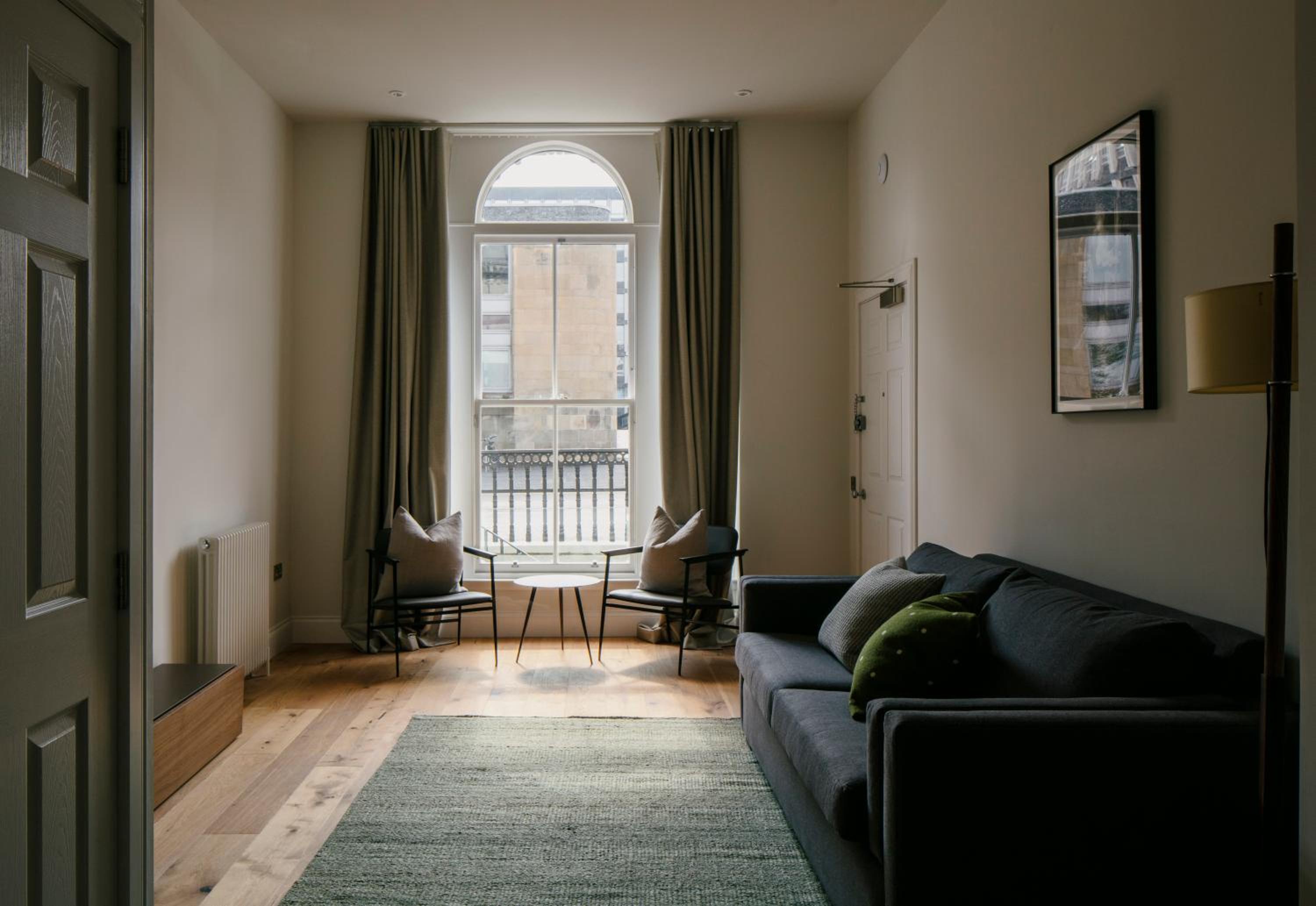 One-Bedroom Apartment - Photo 1